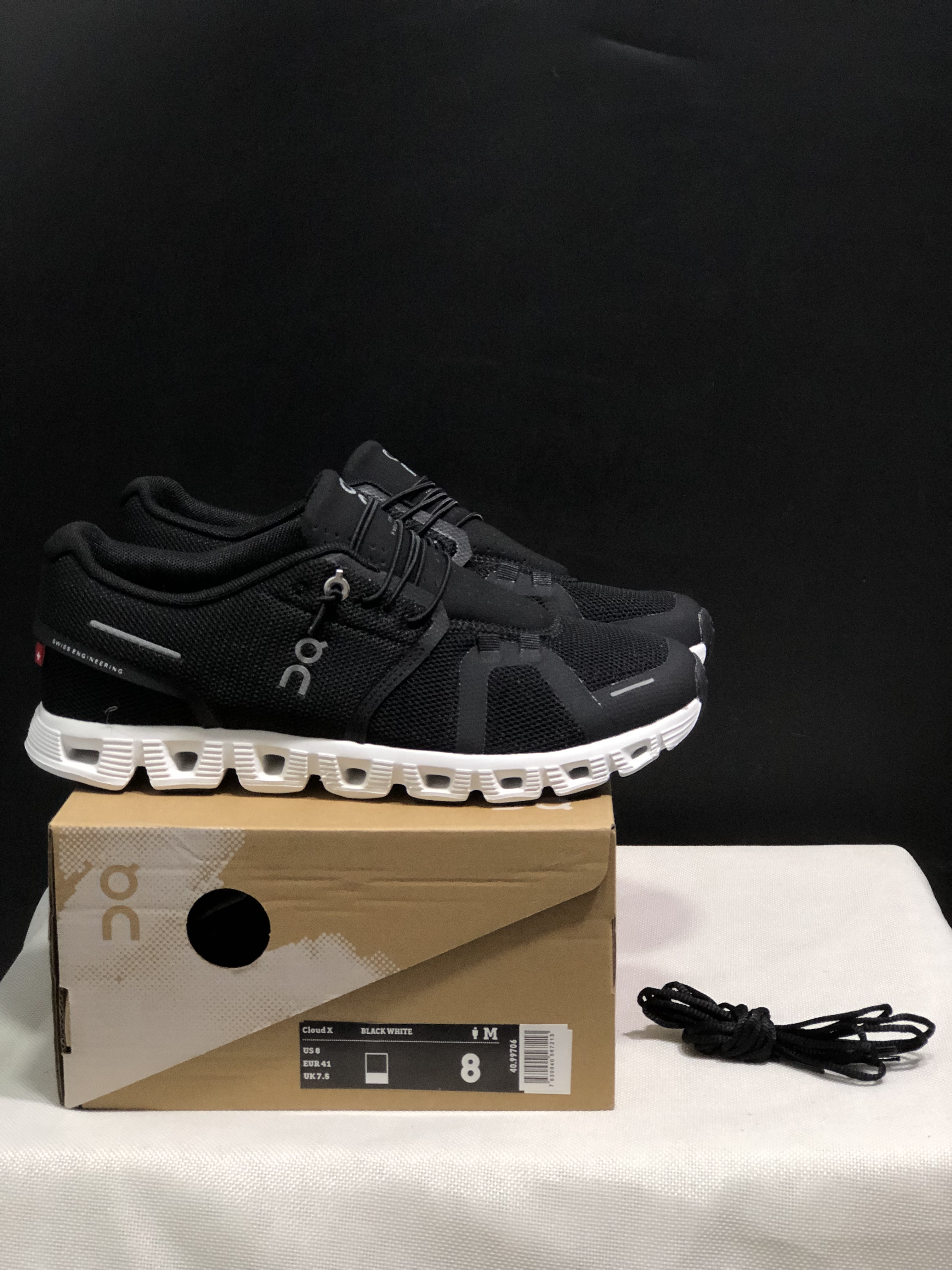 On Running Cloud 5 Lightweight Running Shoes Black/White