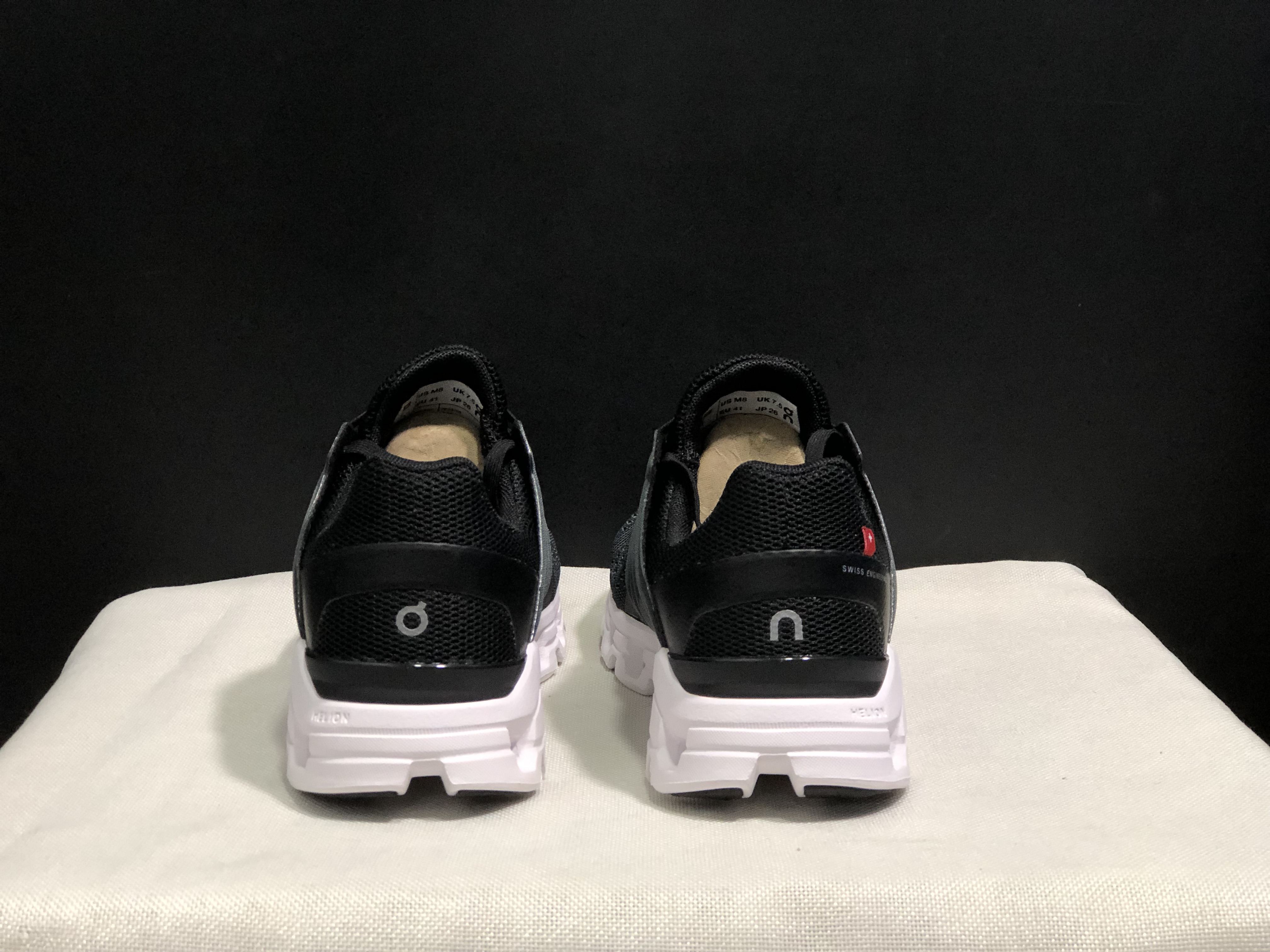 On Running Cloudswift Cushioning Running Shoes Black/White