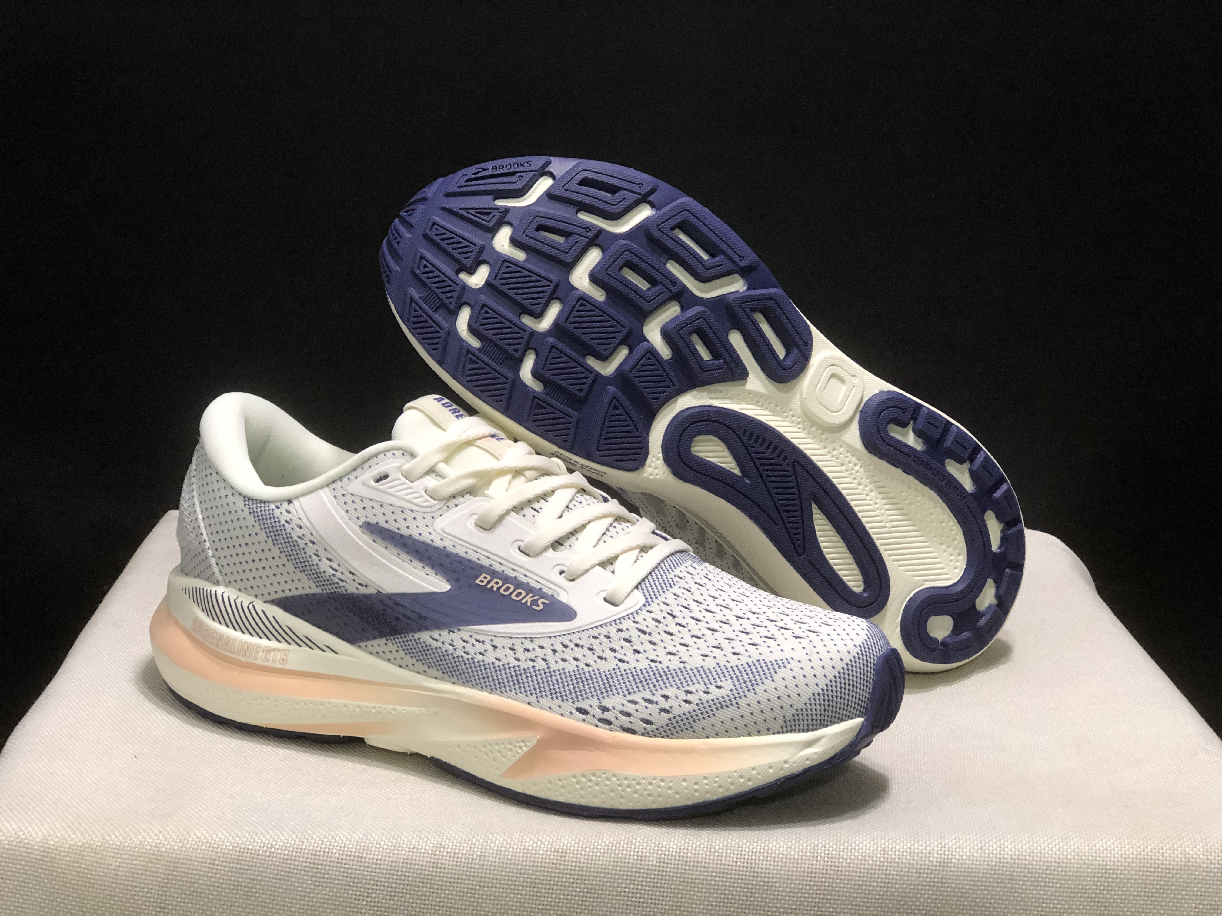 Brooks Adrenaline GTS 24 Casual Running Shoes Green/Blue Ribbon/Peach