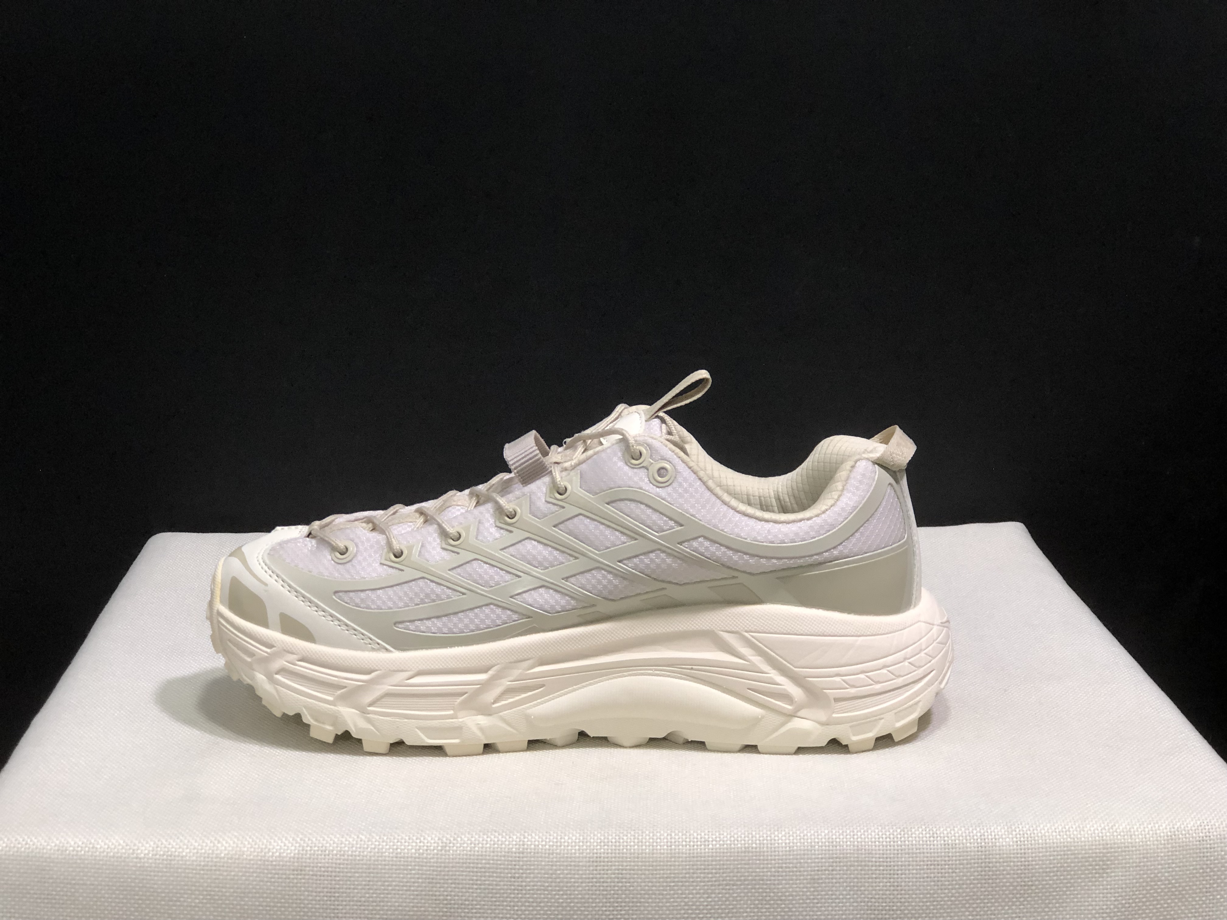 Hoka One One Mafate Three 2 Anti-slip Running Shoes Sneakers Beige