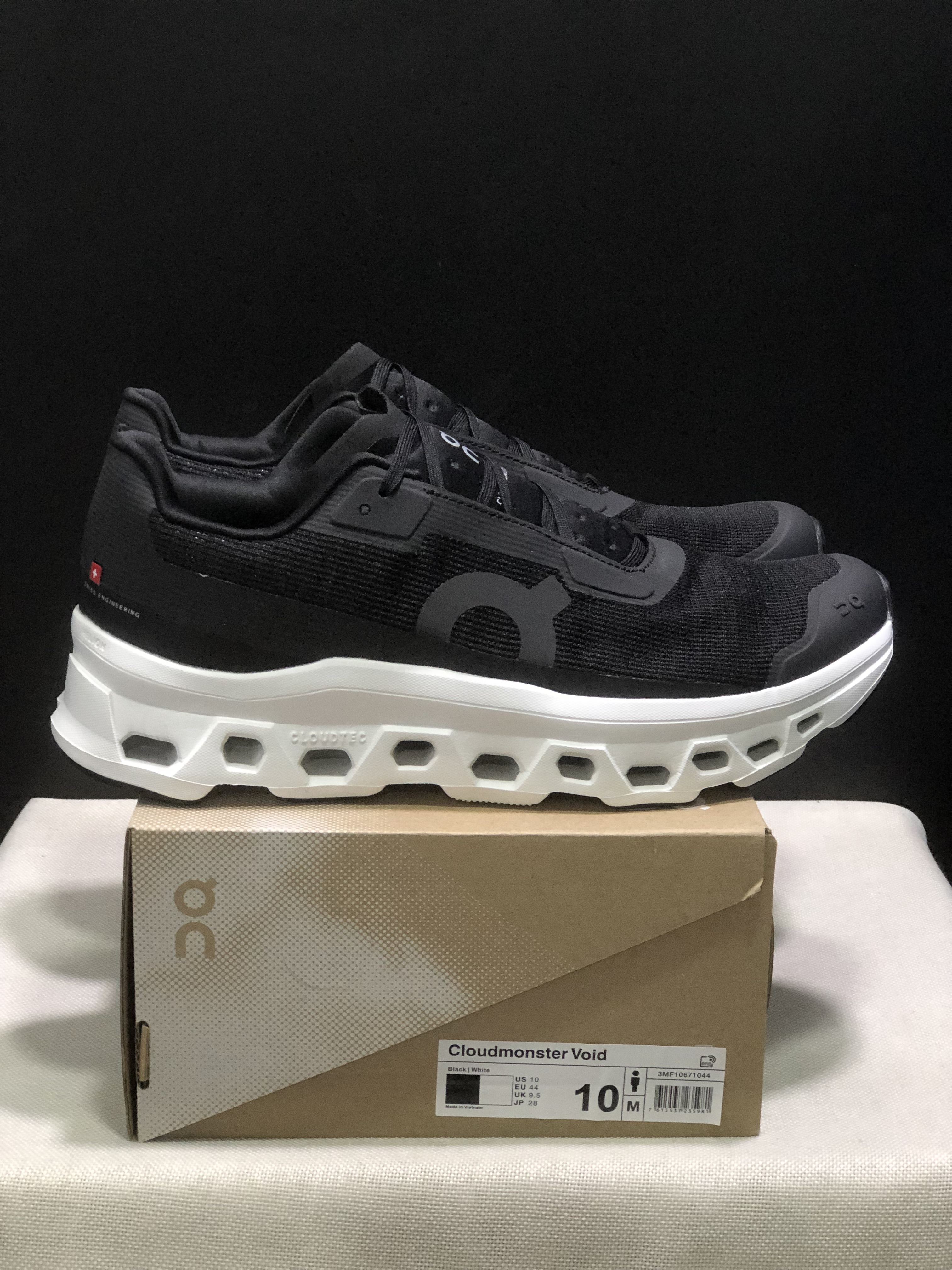 On Running Cloudmonster Void 1 M Casual Running Shoes Black/White