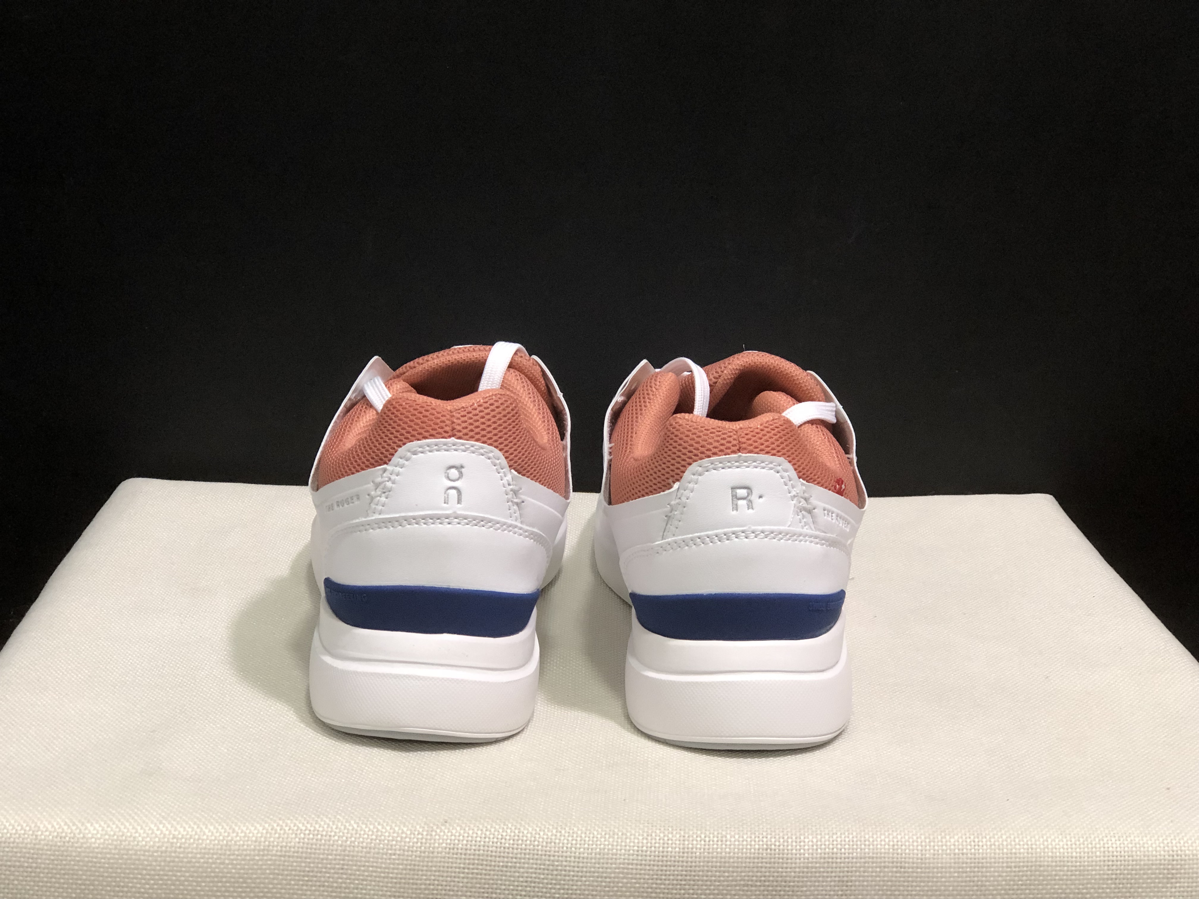 On Running The Roger Spin Board Shoes White/Smoke Grey Pink