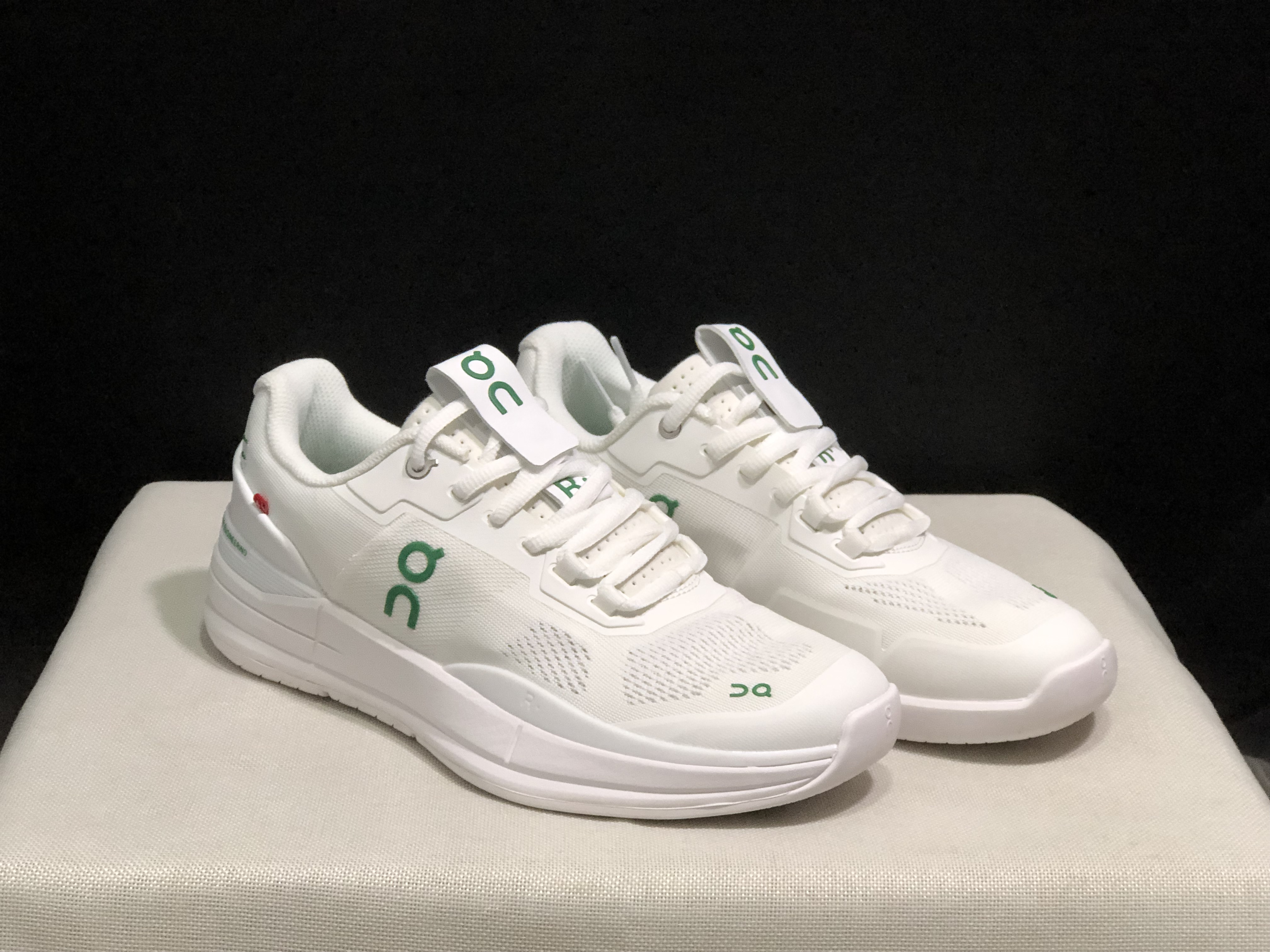 On Running The Roger Rro White Durable And Breathable Tennis Shoes