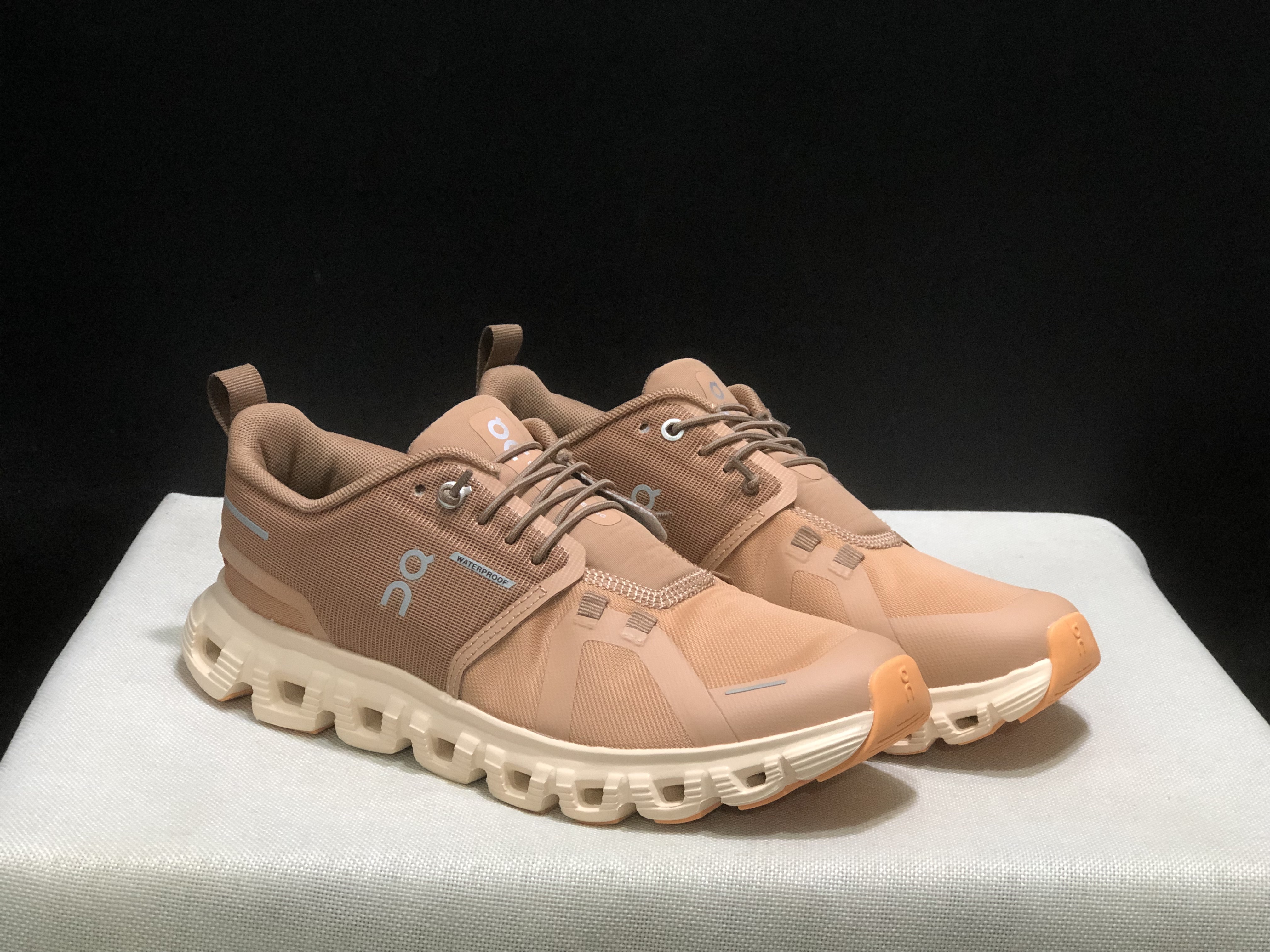 On Running Cloud 6 Casual Life Shoes Light Brown