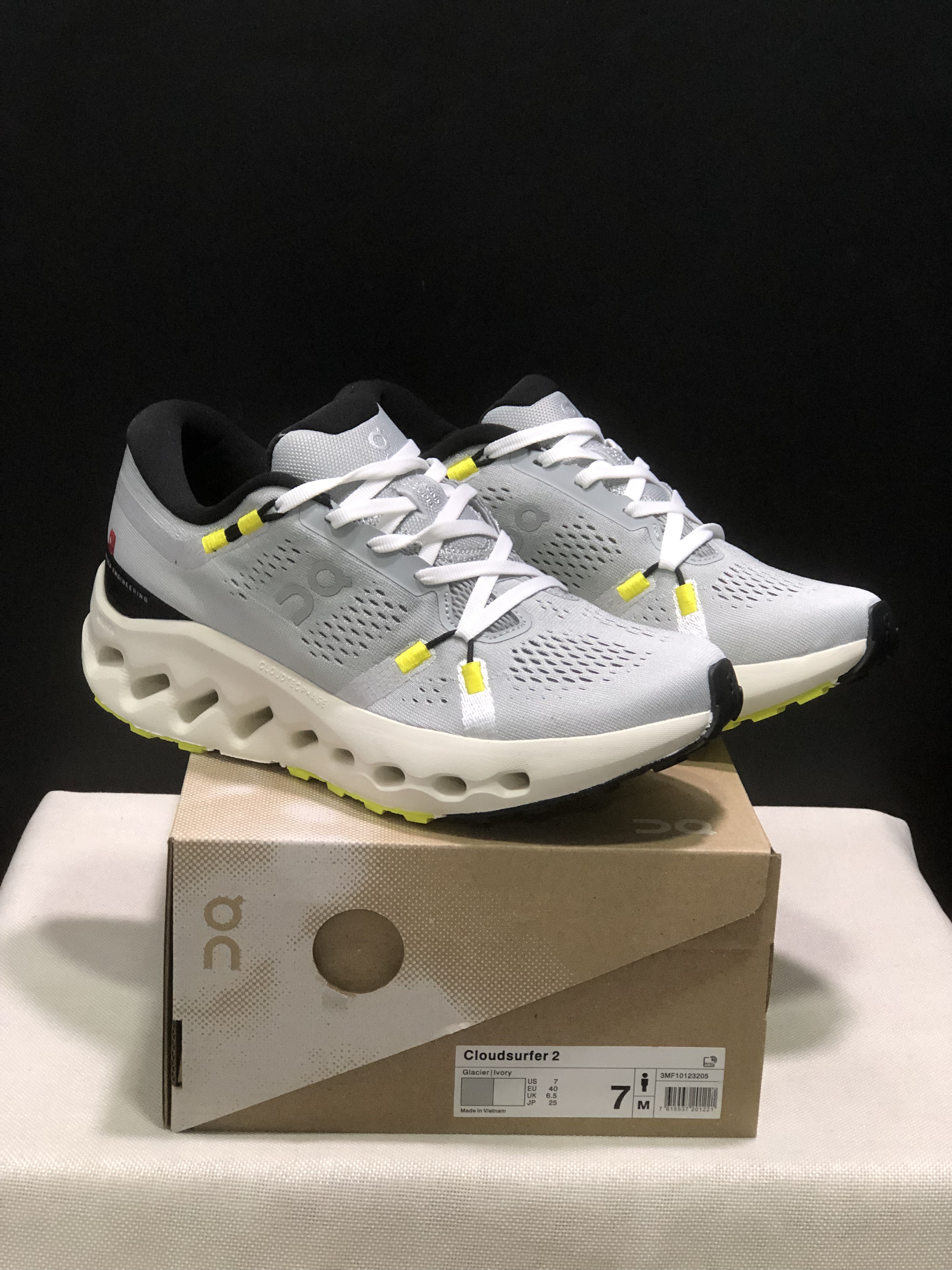 On Running Cloudsurfer 2 Casual Running Shoes Glacier Grey/Ivory