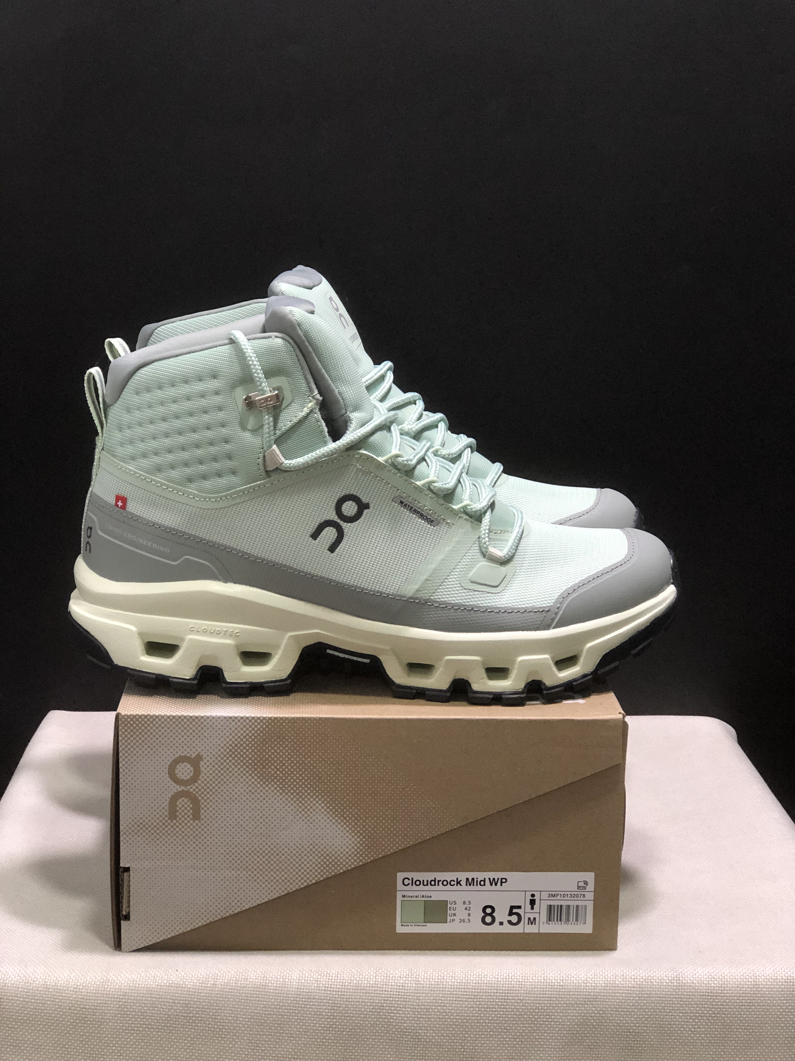 On Running Cloudrock Mid WP High-Top Hiking Shoes Mineral/Aloe