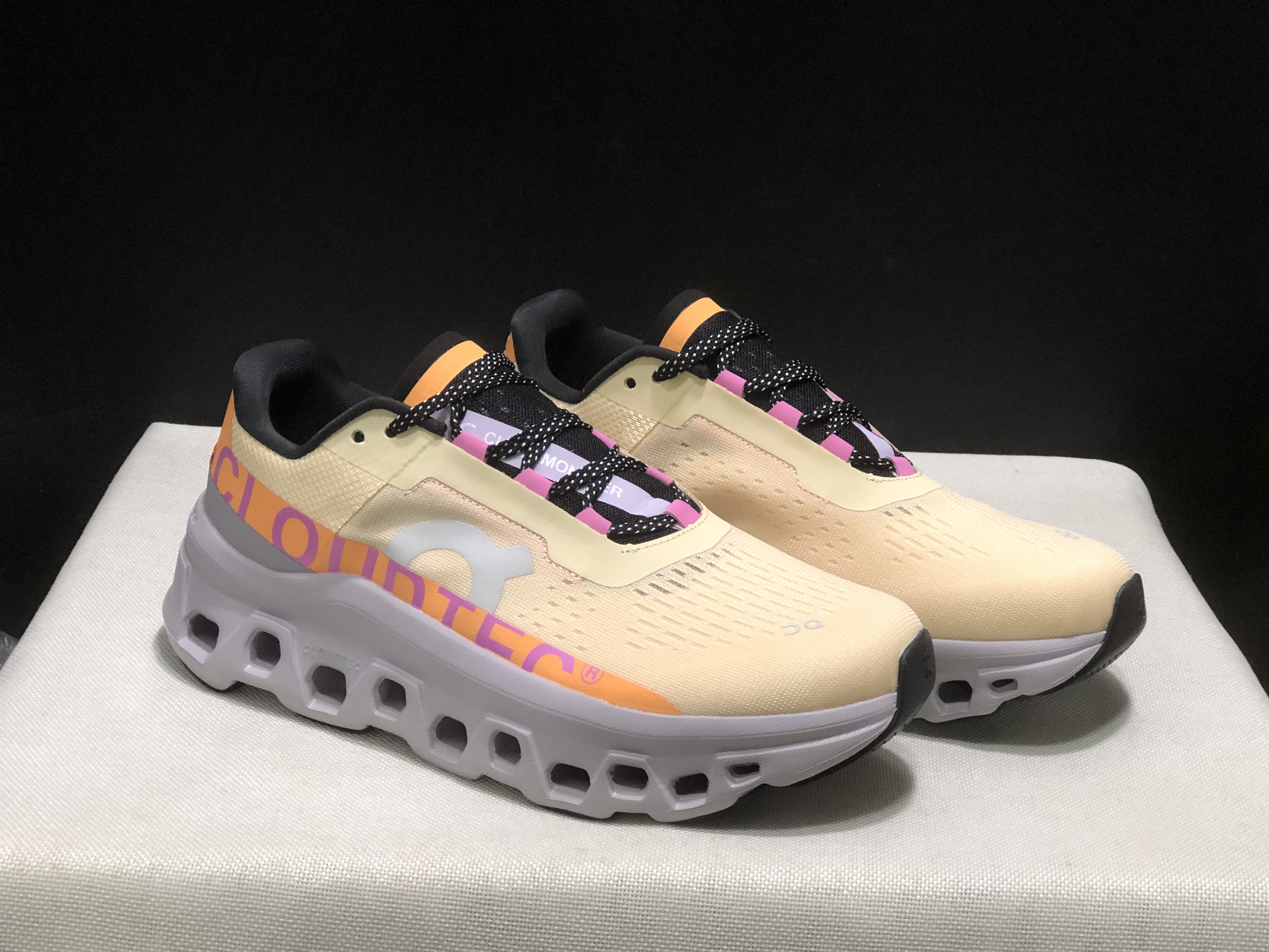 On Running Cloudmonster Anti-Slip Running Shoes Blonde/Fade