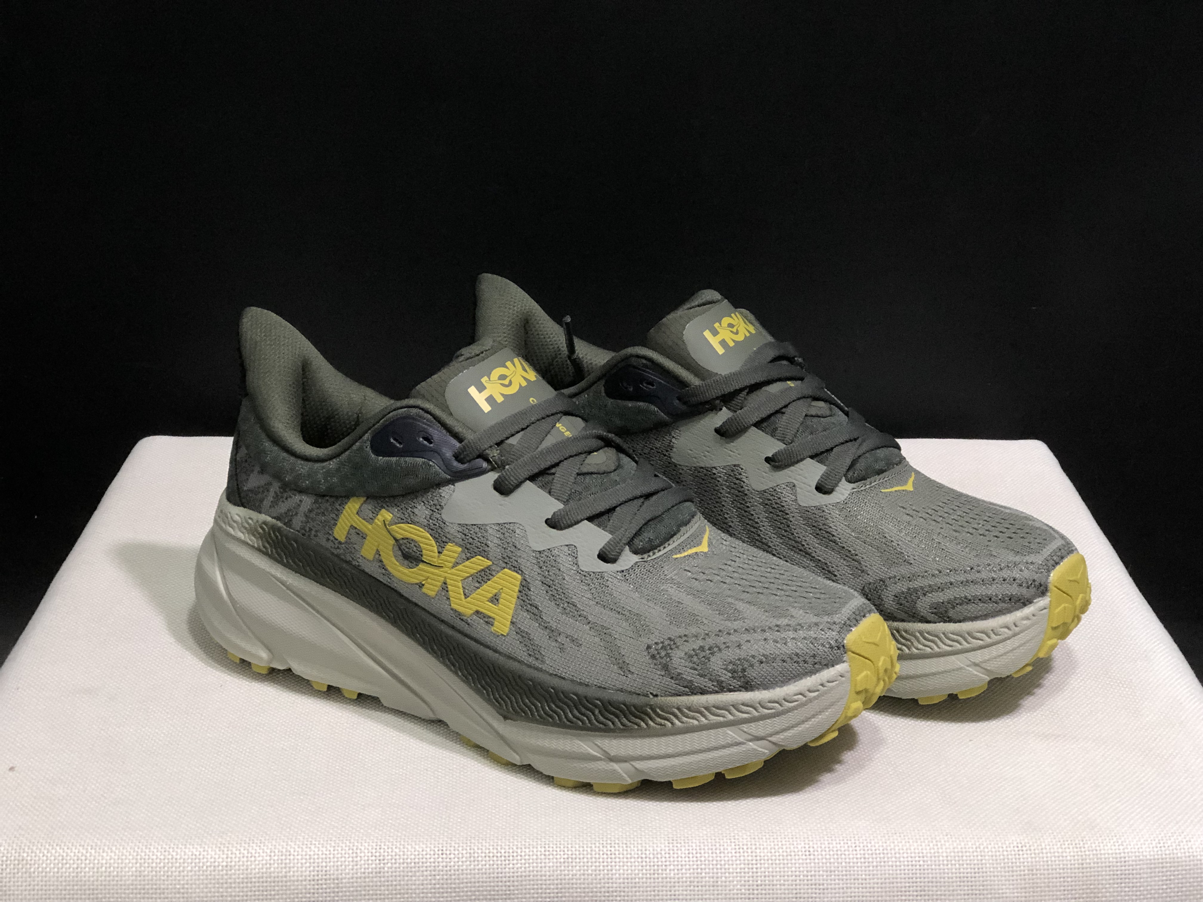 Hoka One One Challenger 7 Shock-absorbing Breathable Running Shoes Sneakers Taupe