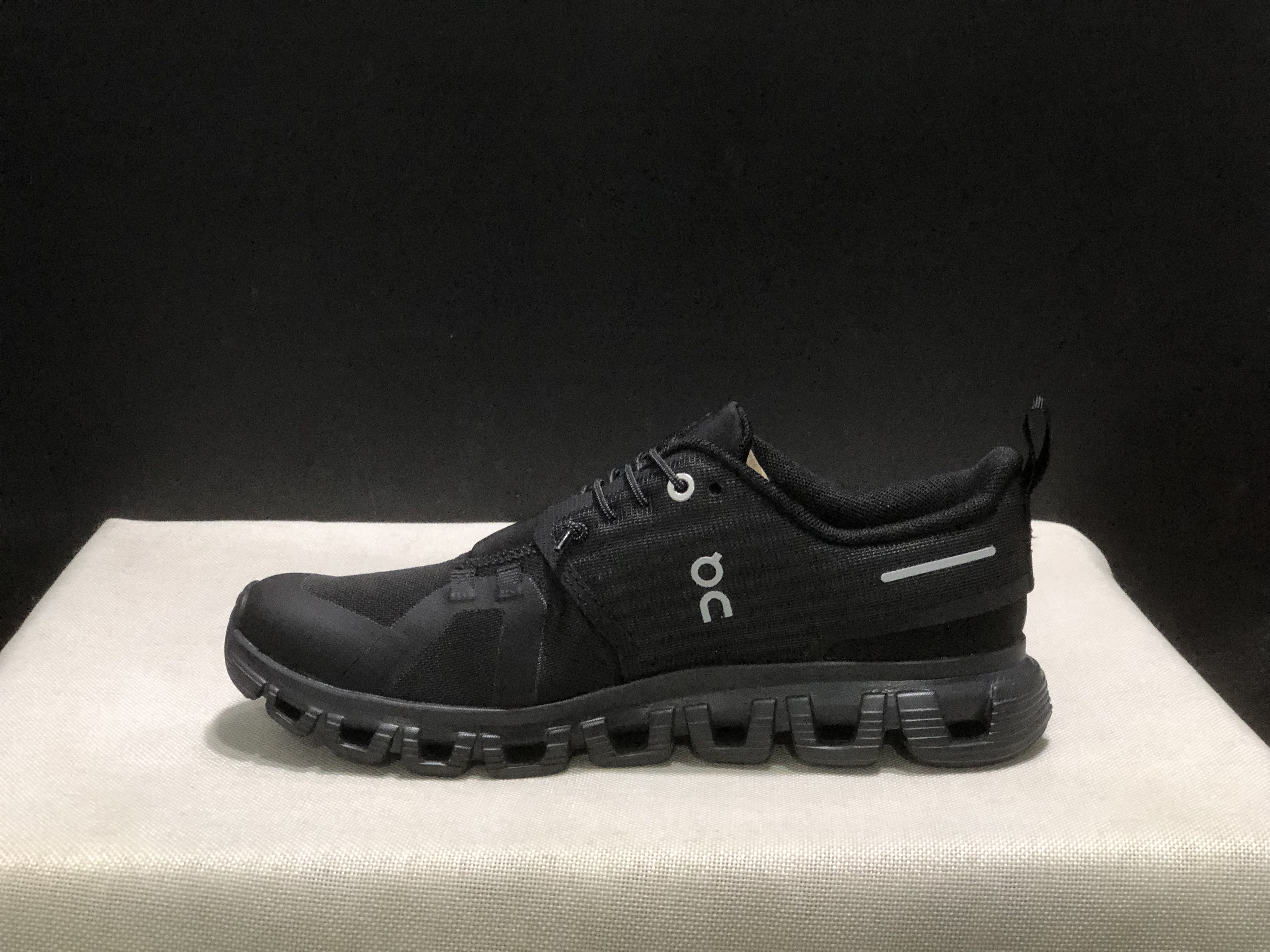 On Running Cloud 6 Life Casual Shoes Black