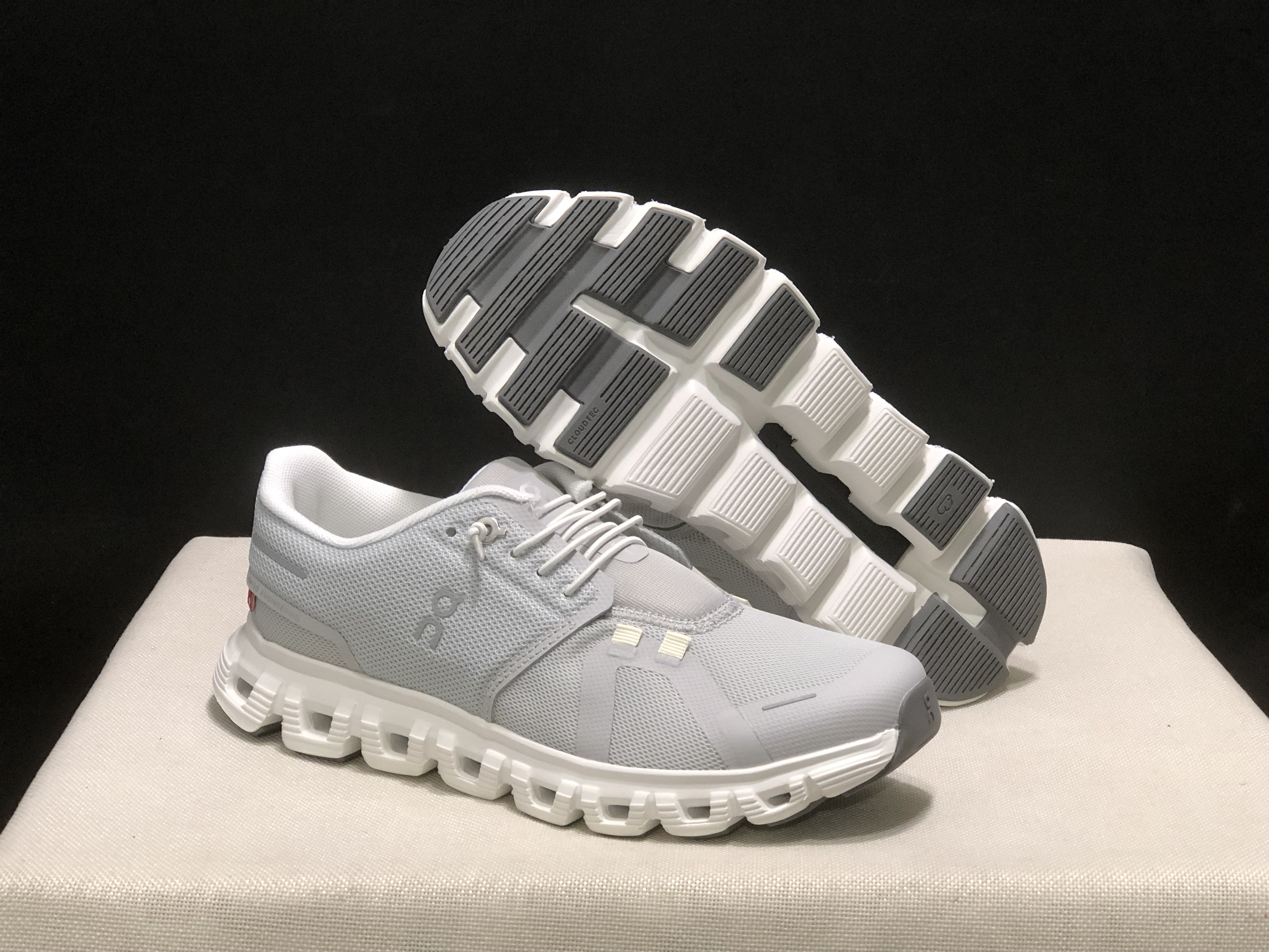 On Running Cloud 6 Casual Life Shoes Light Grey