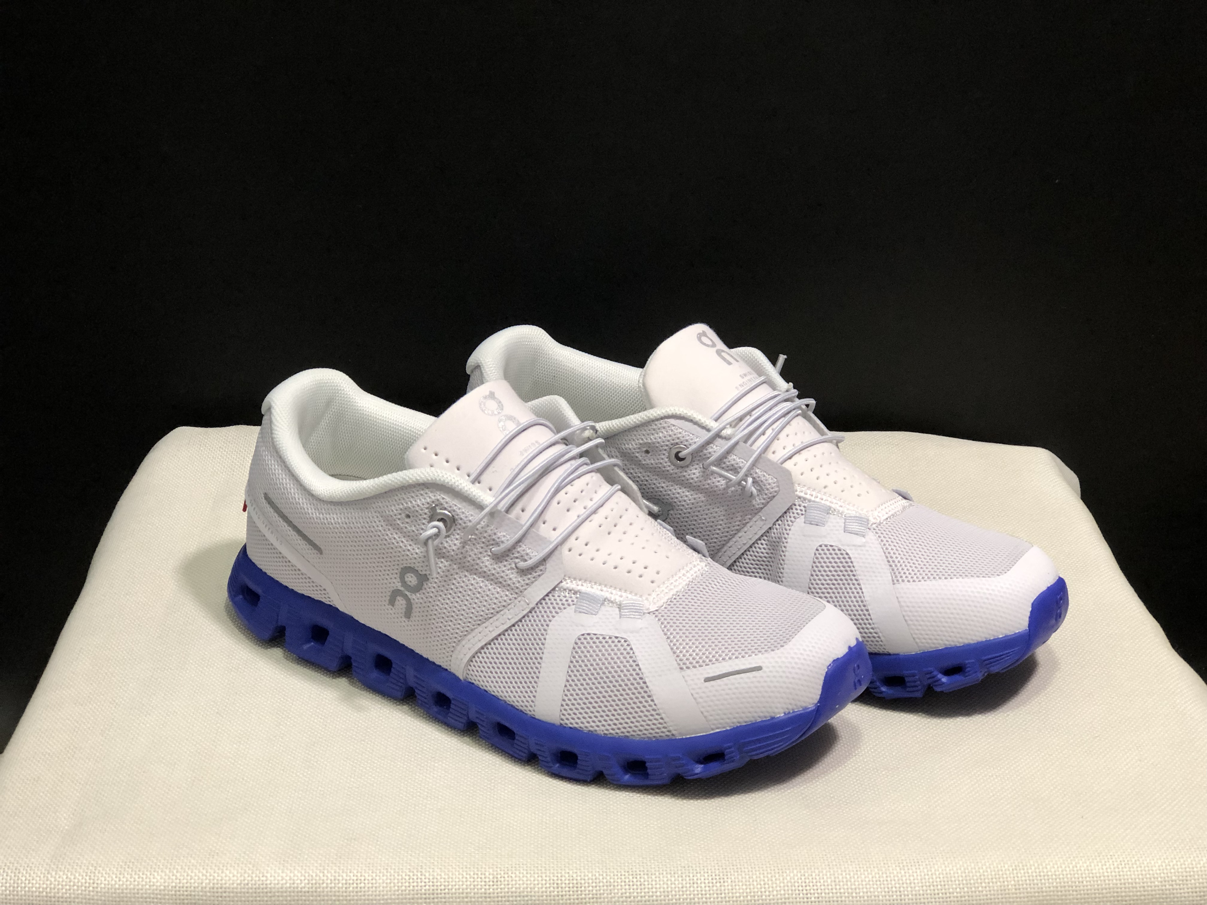 On Running Cloud 5 Lightweight Running Shoes Misty White/Indigo Blue