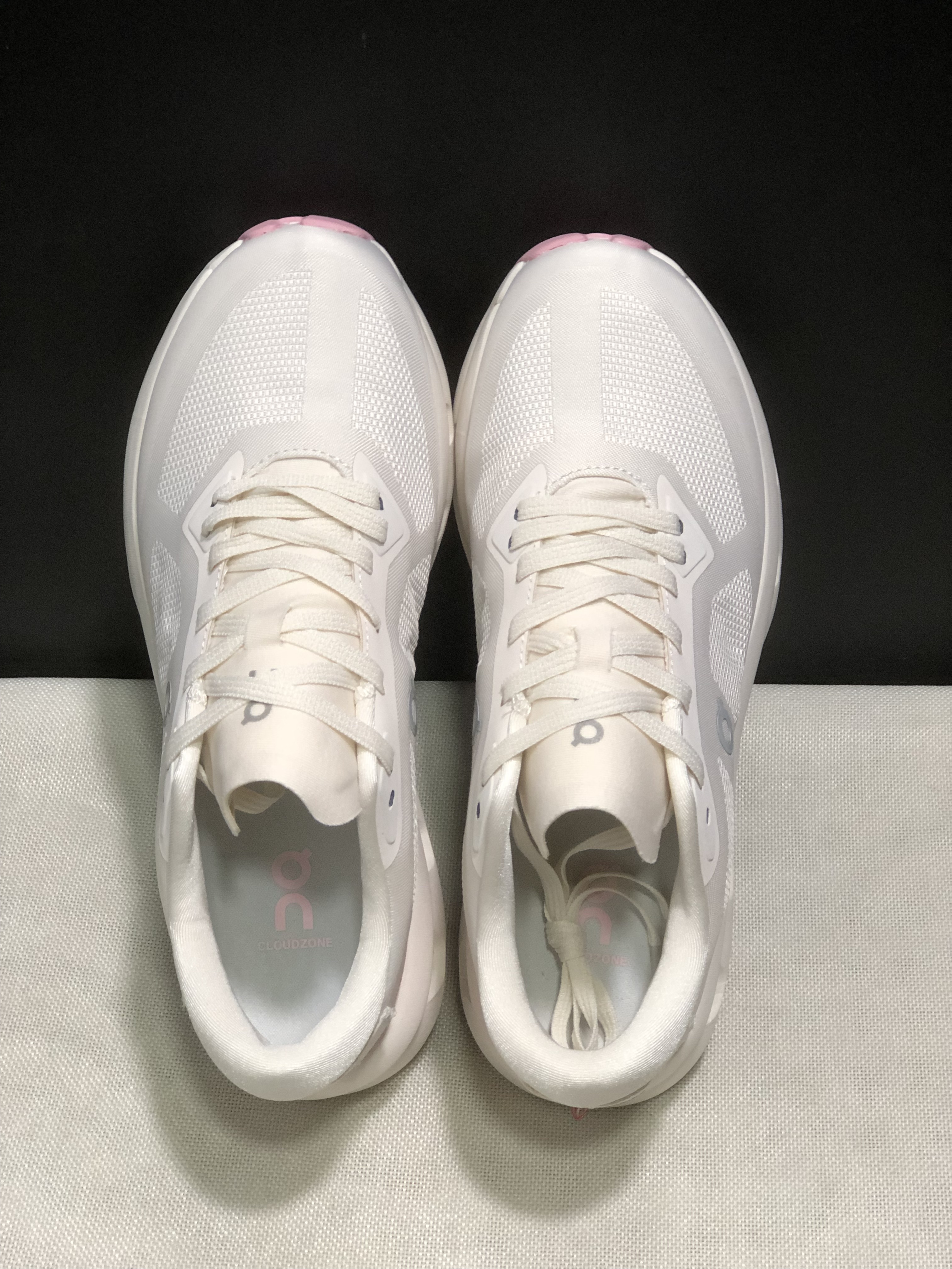 On Running Cloudzone Casual Running Shoes White/Pink