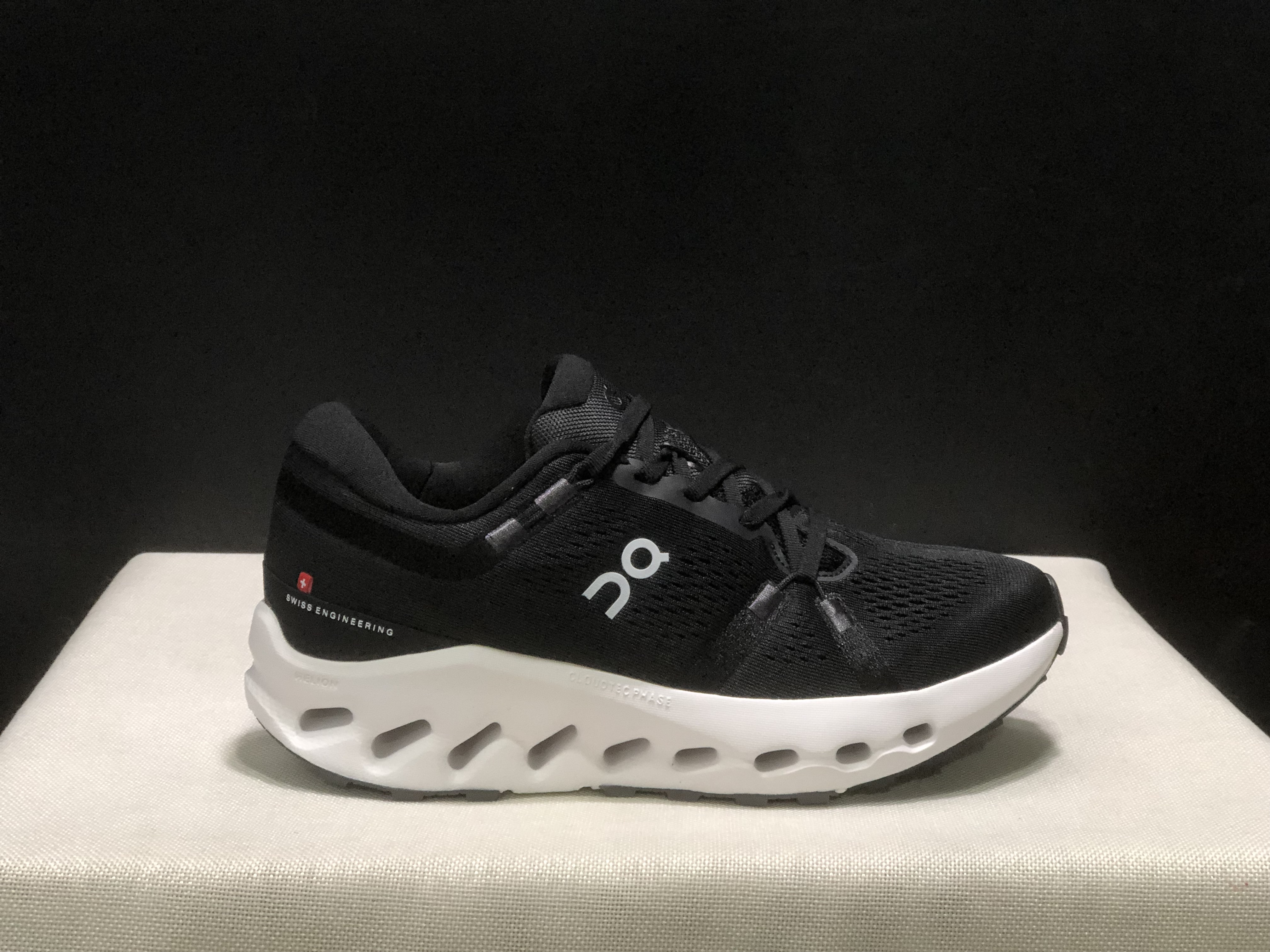 On Running Cloudsurfer 2 Casual Running Shoes Black/White