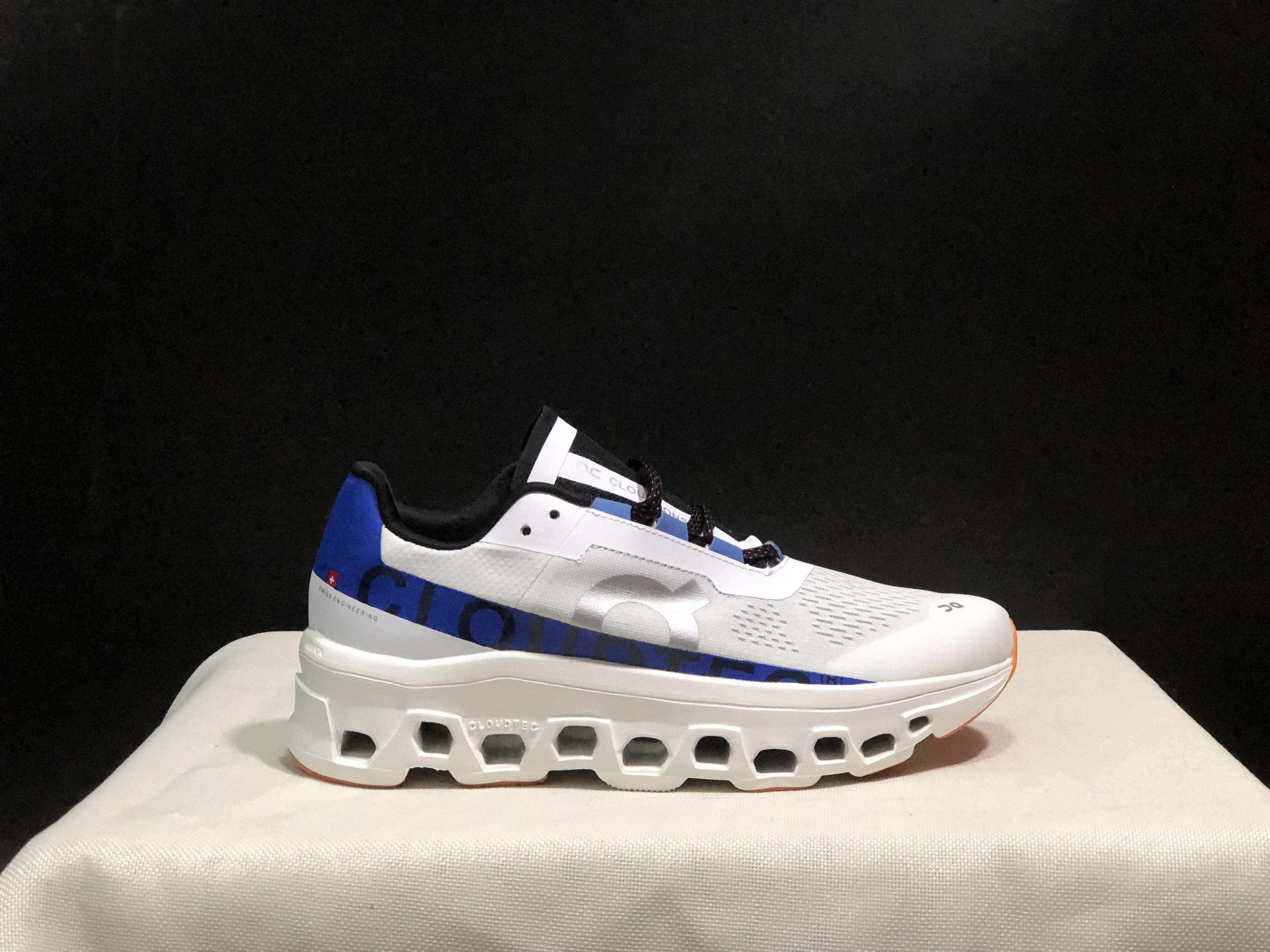 On Running Cloudmonster Anti-Slip Running Shoes Grayish-White/Royal