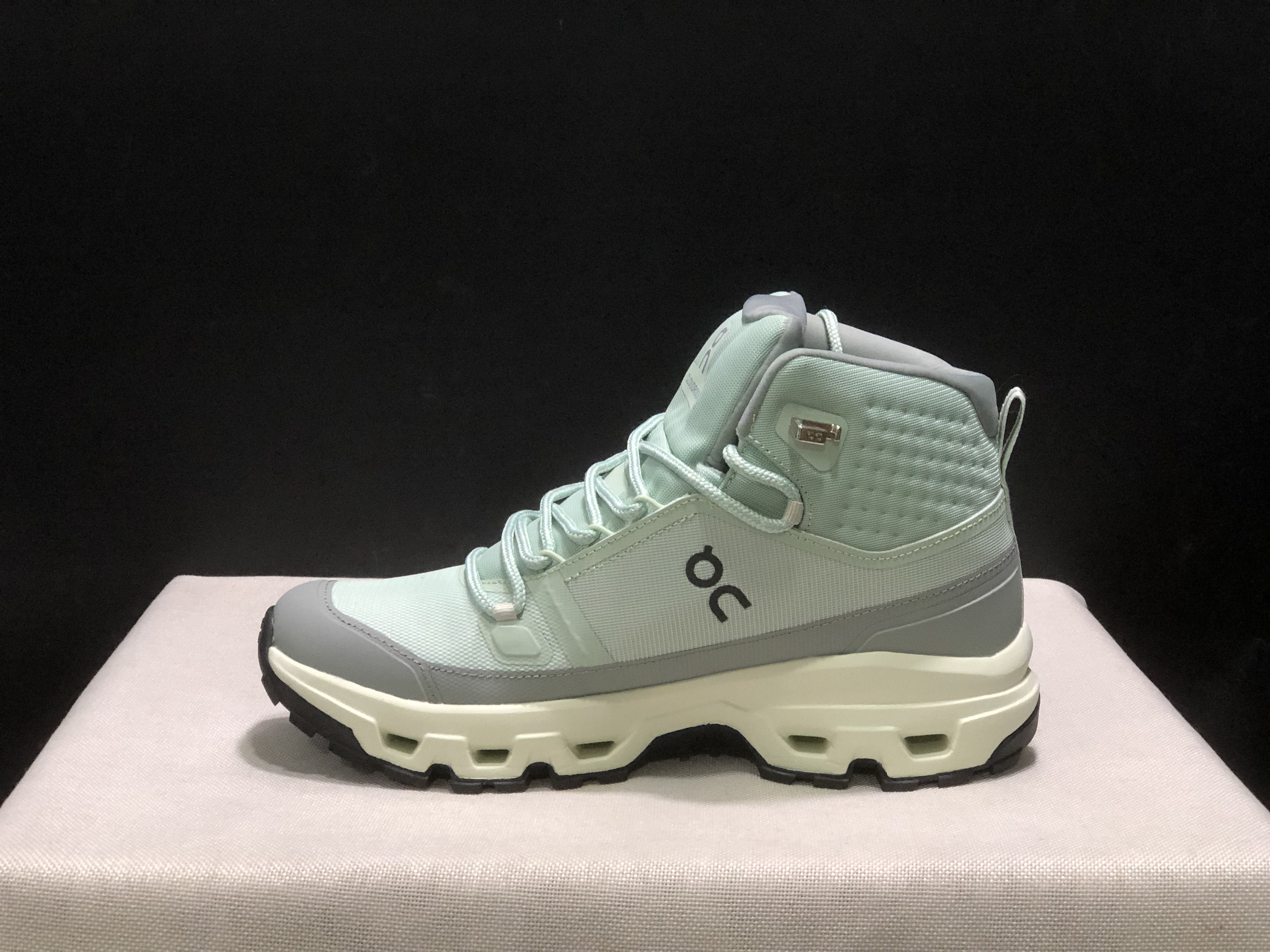 On Running Cloudrock Mid WP High-Top Hiking Shoes Mineral/Aloe