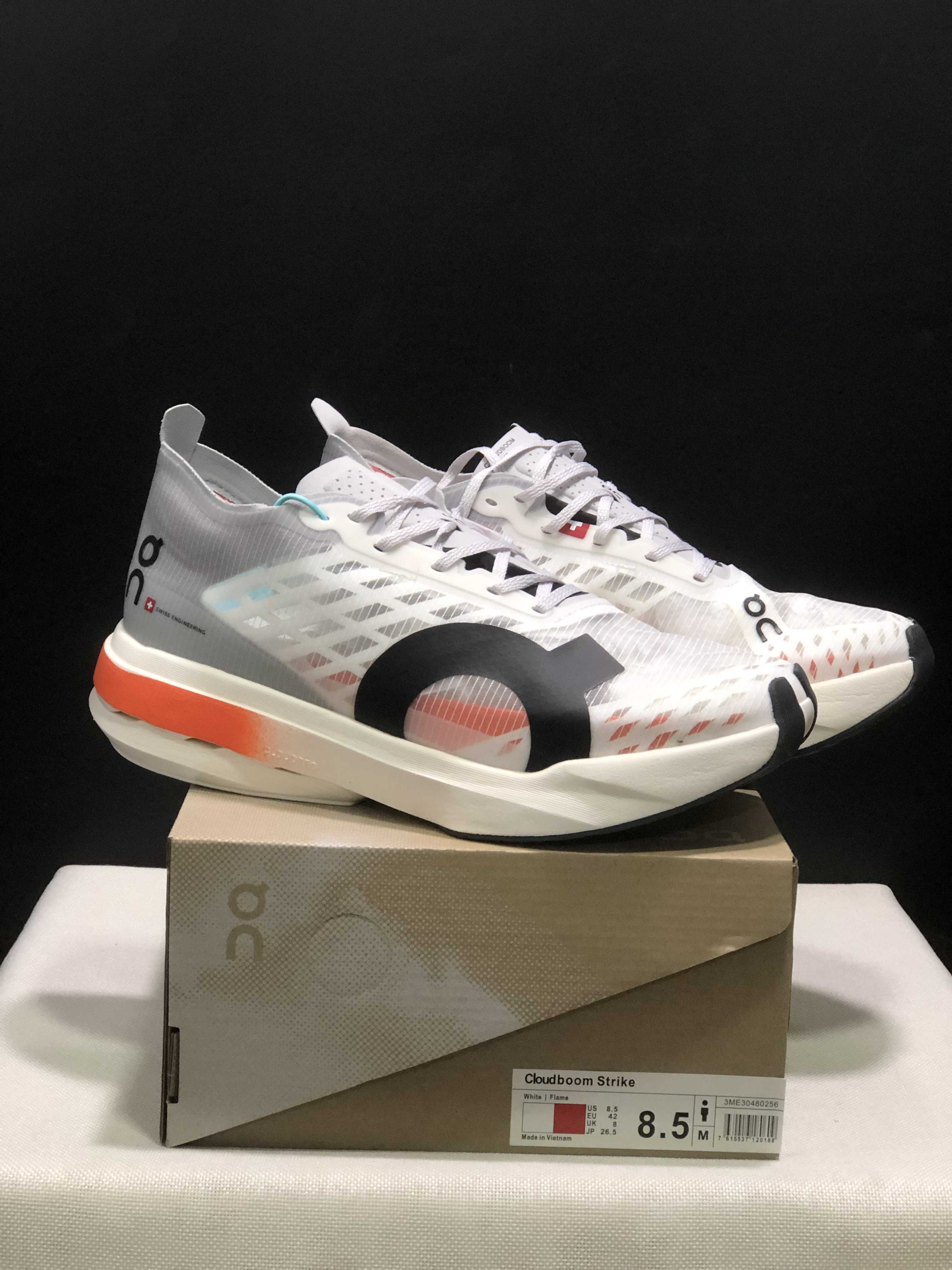 On Running Cloudspike Amplius Shock-Absorbing And Wear-Resistant Marathon Road Running Shoes Gray White