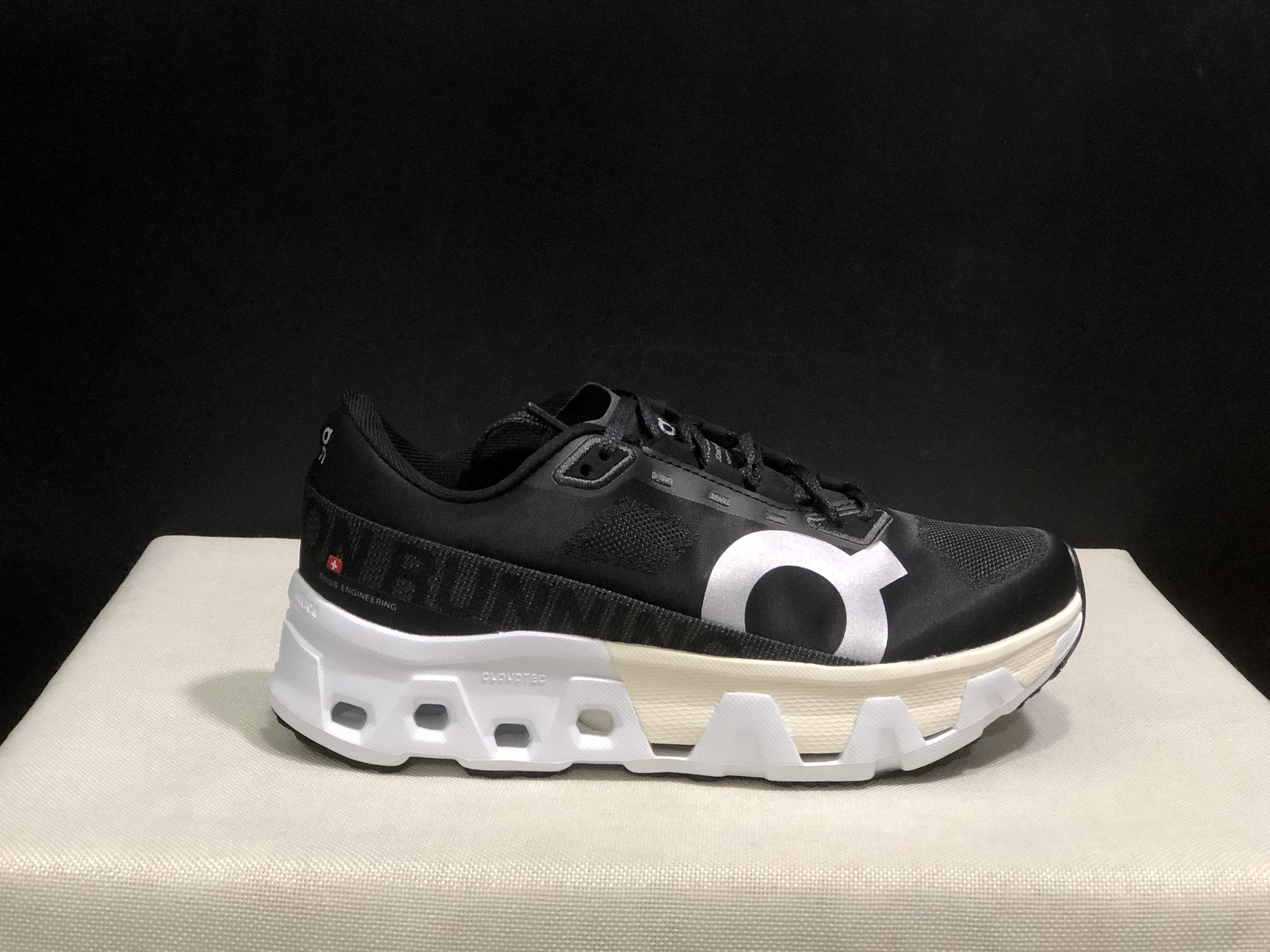 On Running Cloudmonster Hyper Running Shoes Black/White