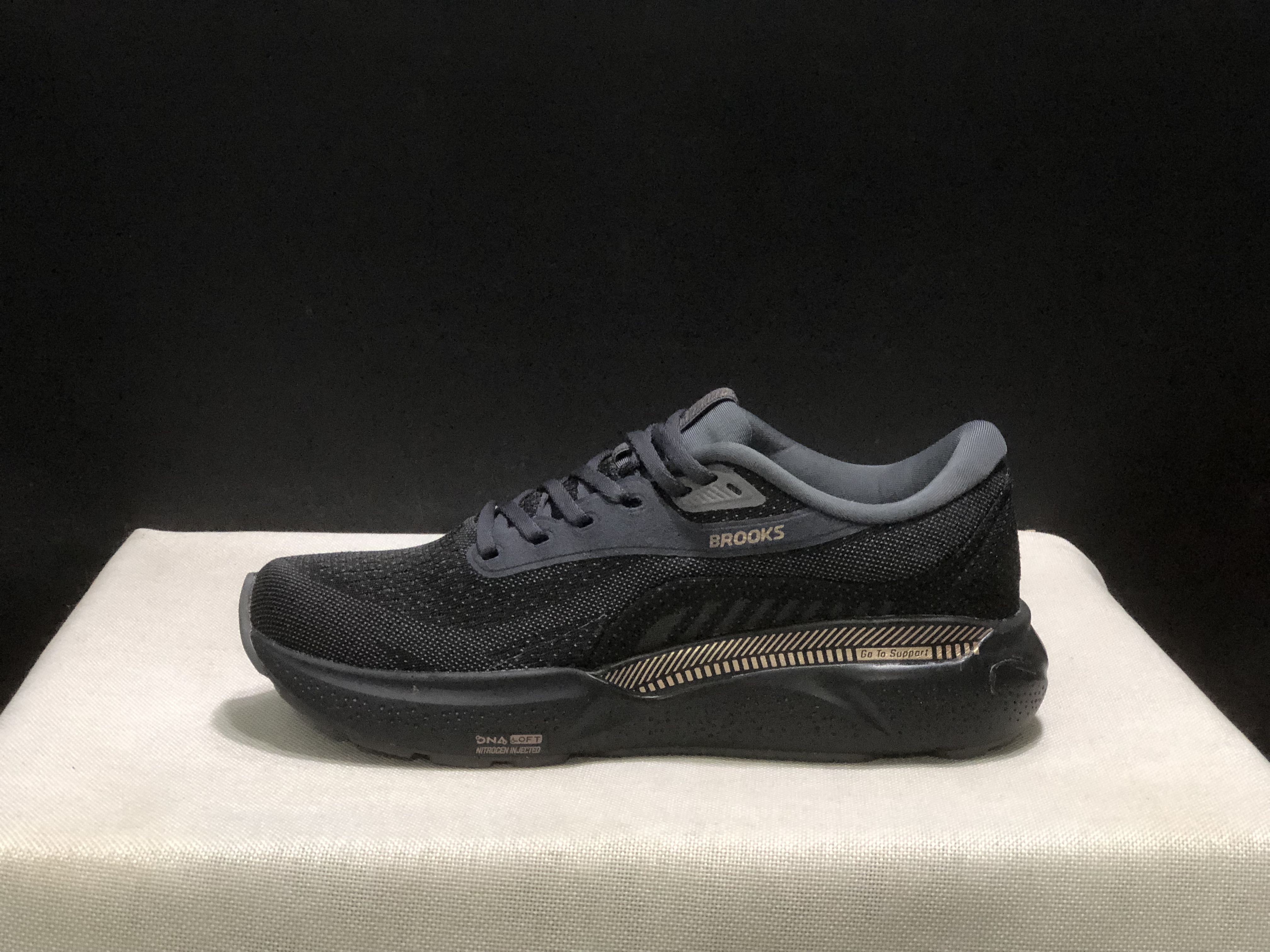 Brooks Adrenaline GTS 24 Casual Running Shoes Black/Gold