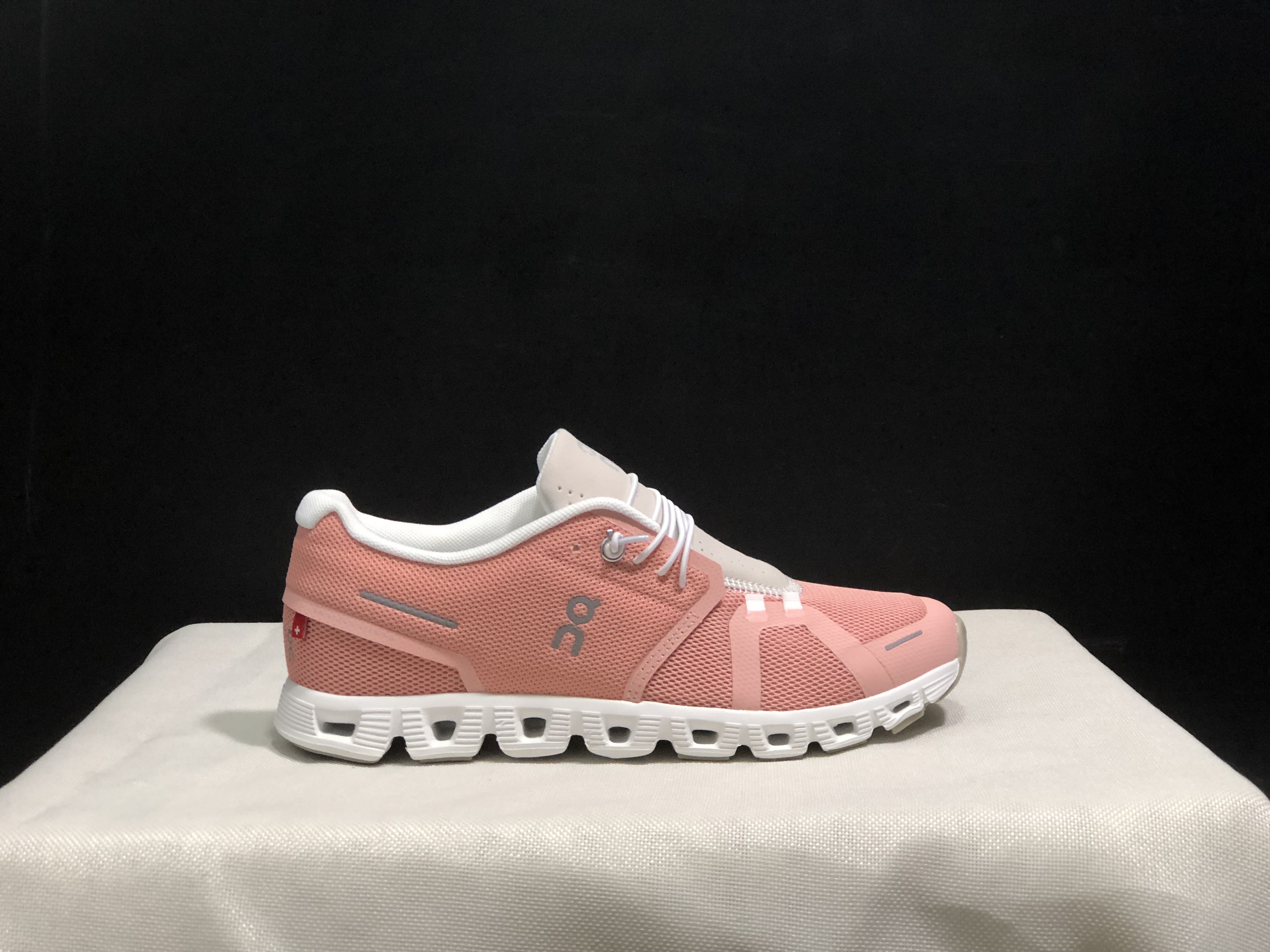 On Running Cloud 5 Lightweight Running Shoes Rose Powder/Soft Yarn