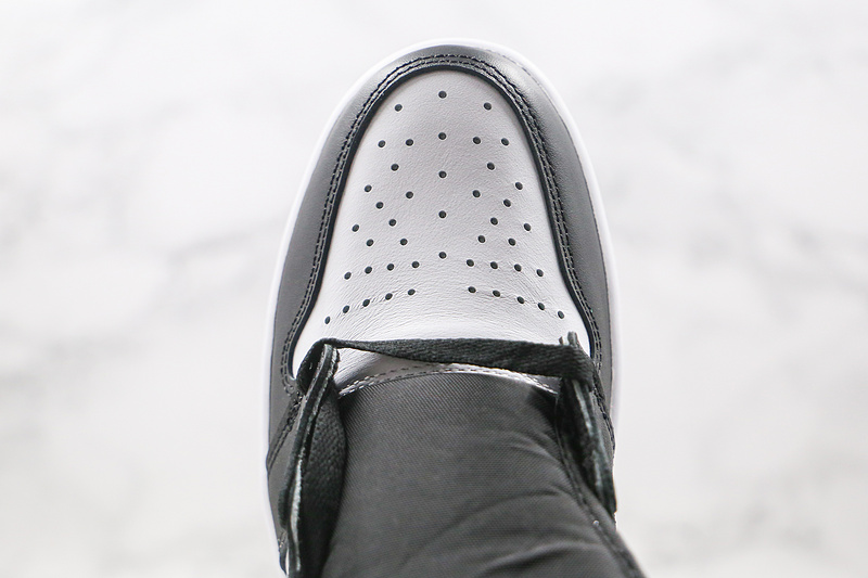 Nike Air Jordan 1 Retro High Grey Sole Black White Sneakers