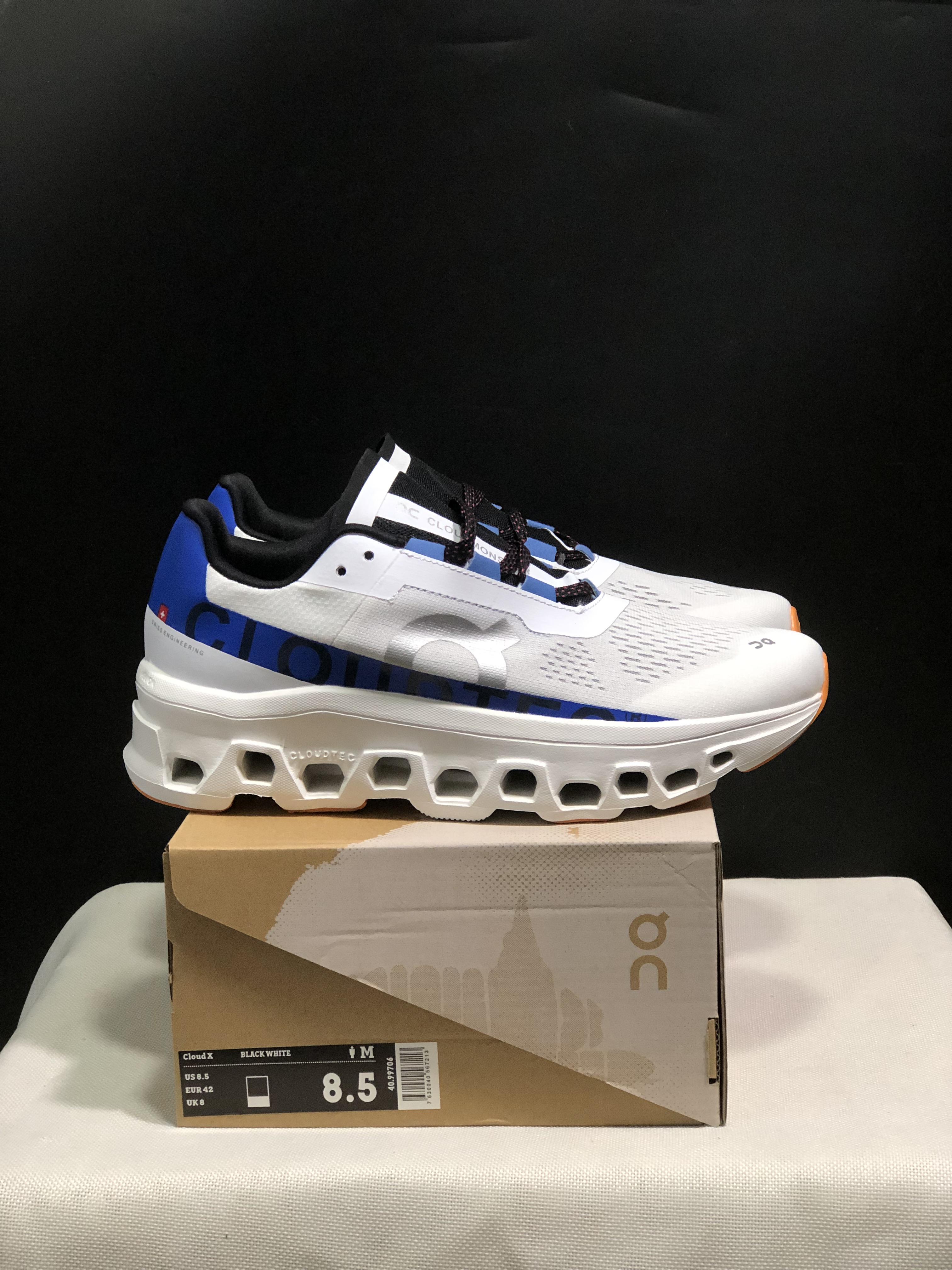 On Running Cloudmonster Anti-Slip Running Shoes Grayish-White/Royal