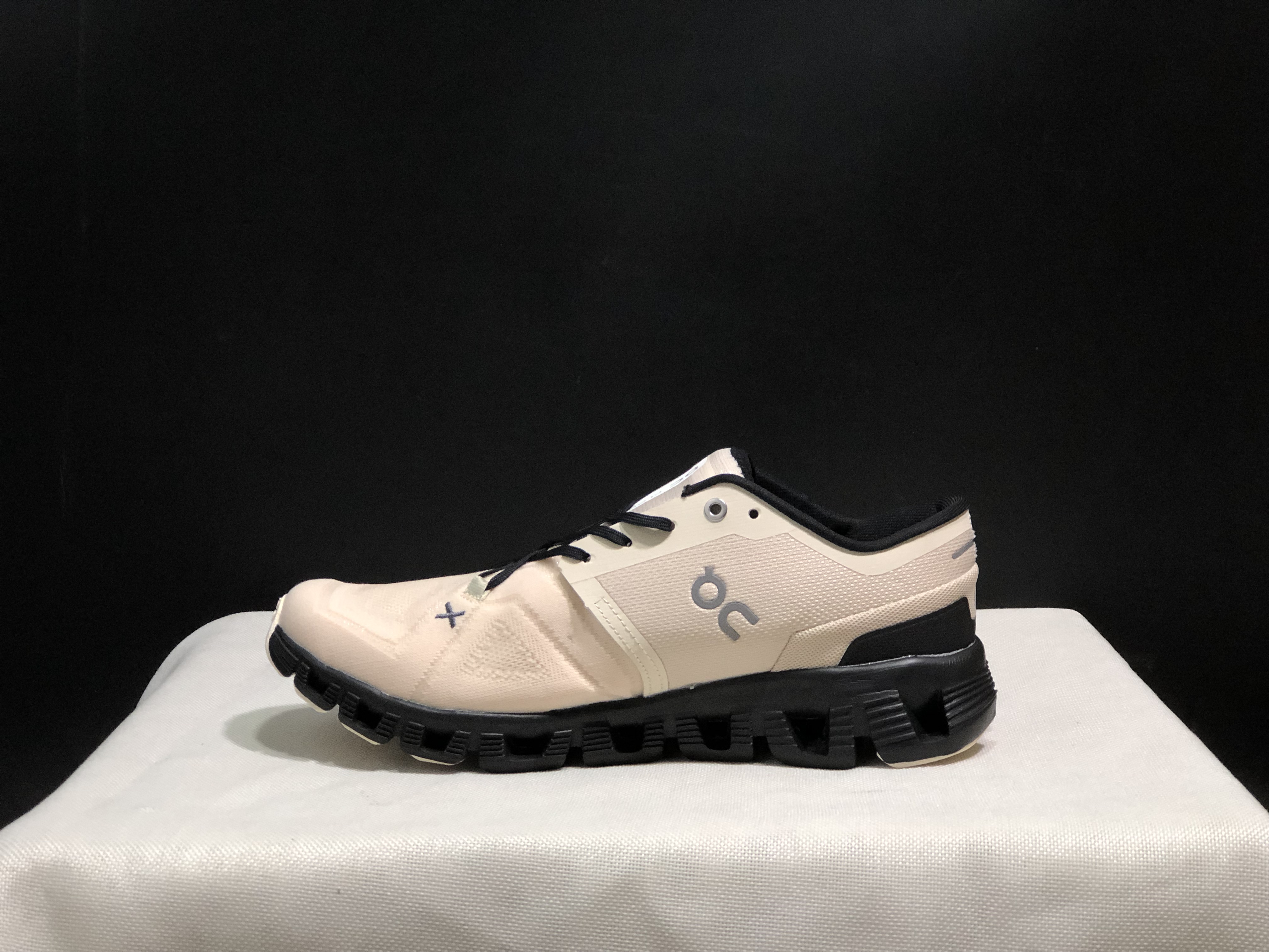 On Running Cloud X3 Shift Multi-Functional Running Shoes Yellow Tan