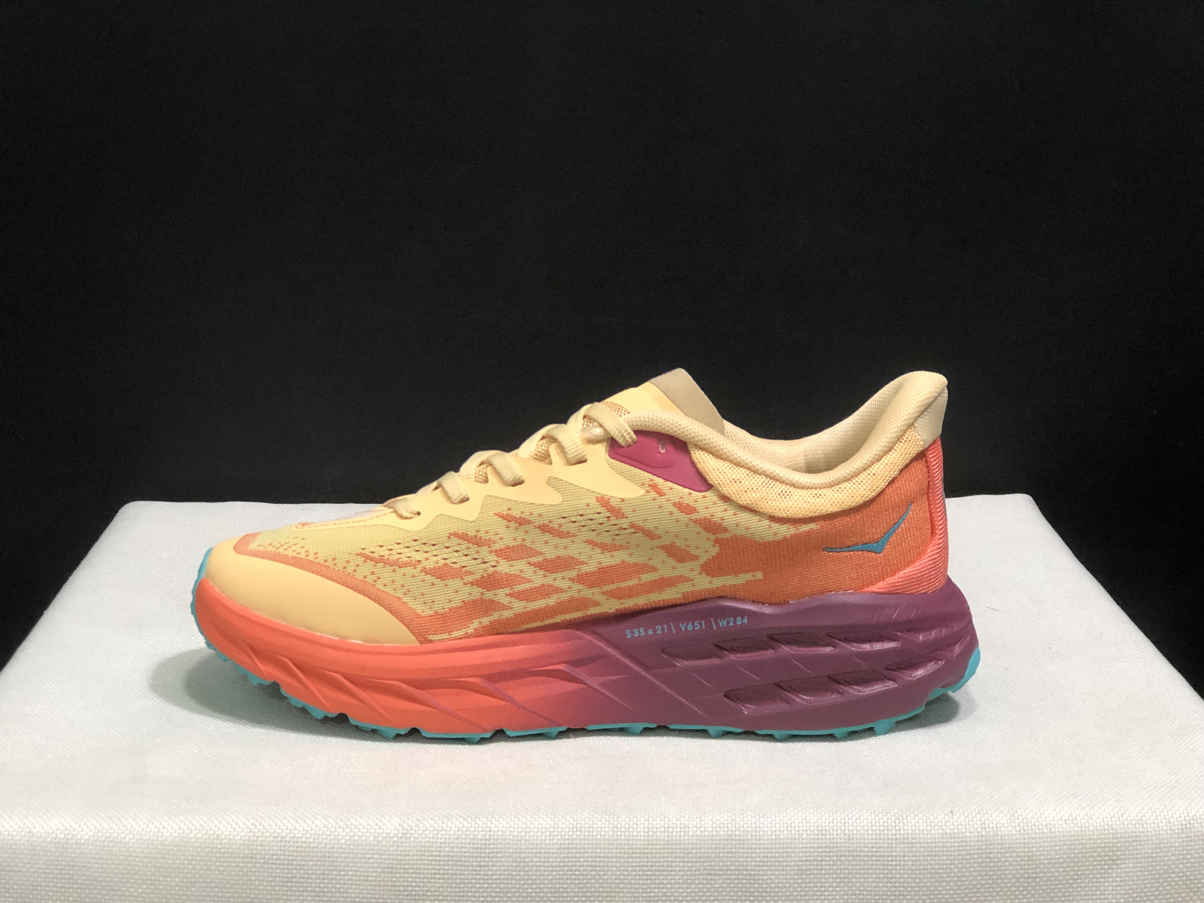 Hoka One One Speedgoat 5 Trail Running Shoes Sneakers Cream