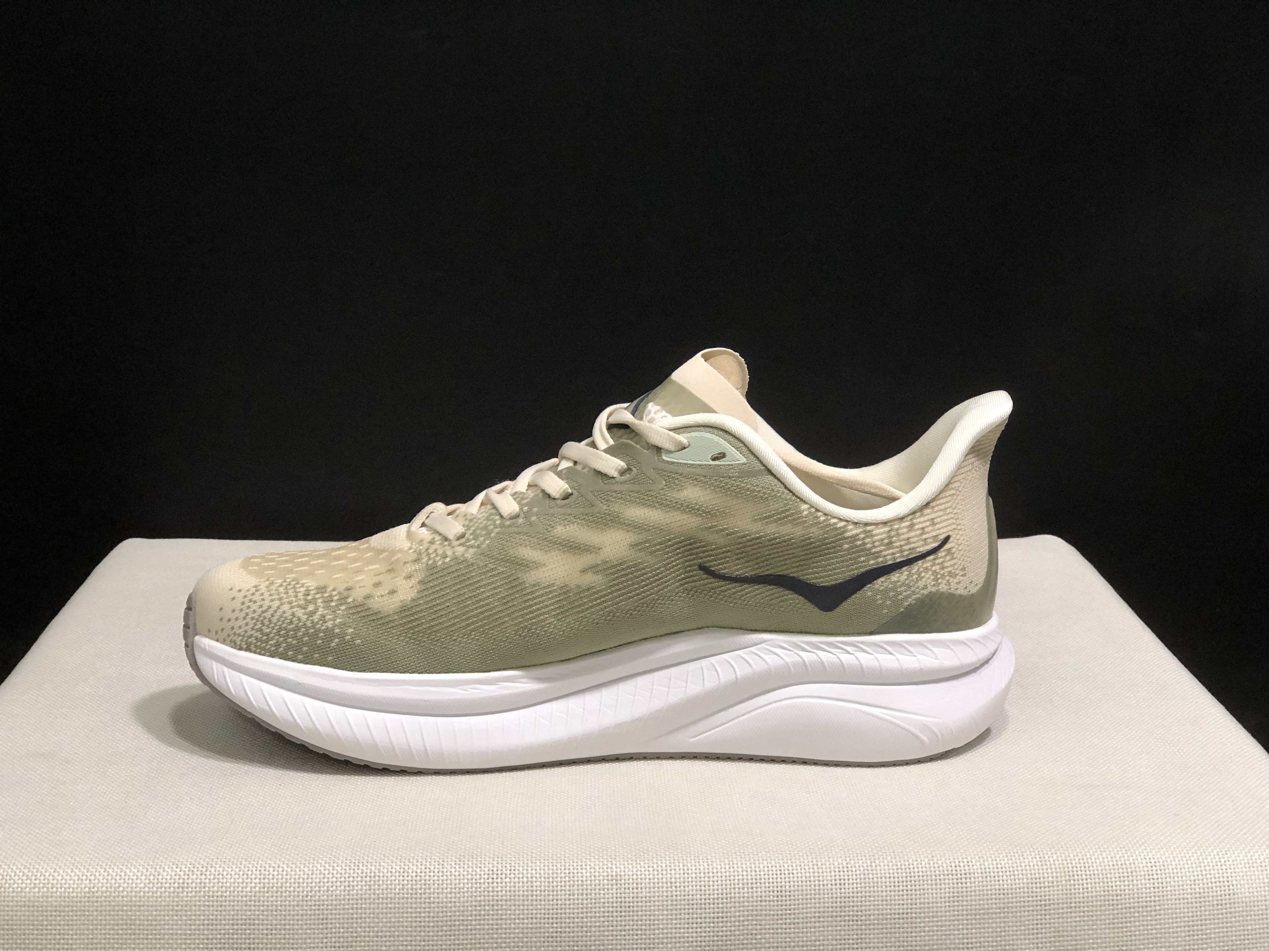 Hoka One One Mach 6 Wear-resistant Breathable Low-top Running Shoes Sneakers Beige