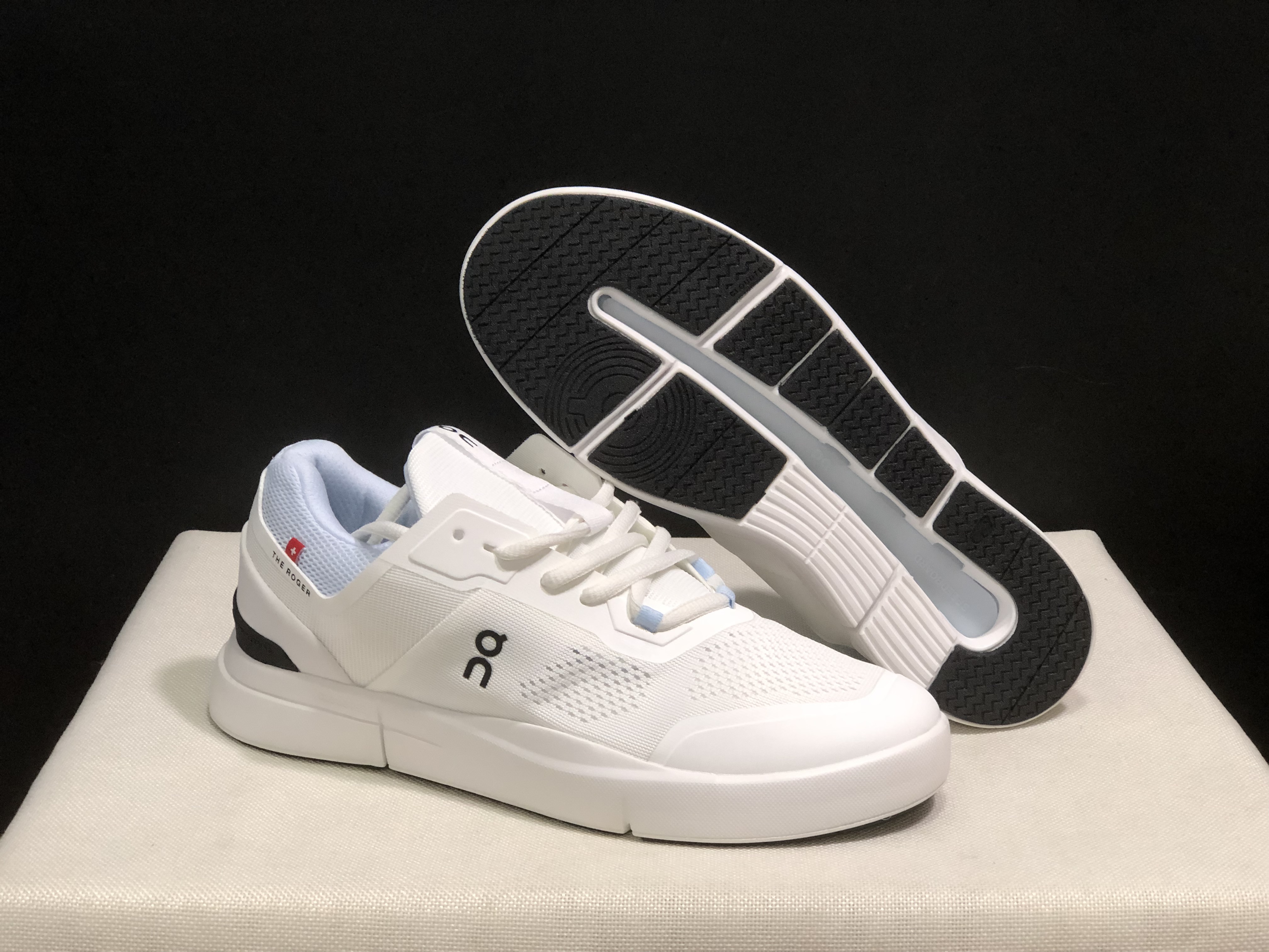 On Running The Roger Spin White Breathable Mesh Sneakers