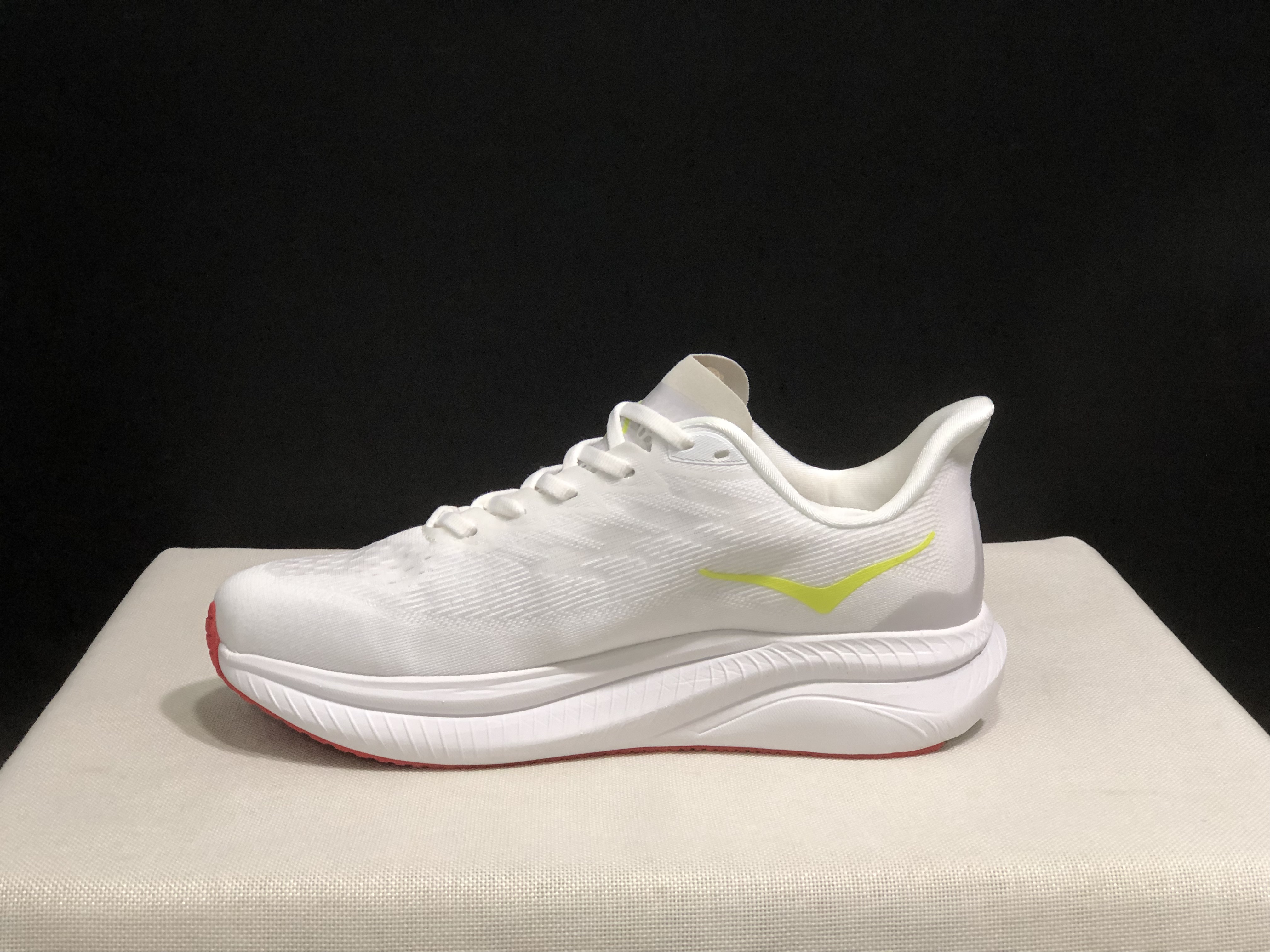 Hoka One One Mach 6 Wear-resistant Breathable Low-top Running Shoes Sneakers White