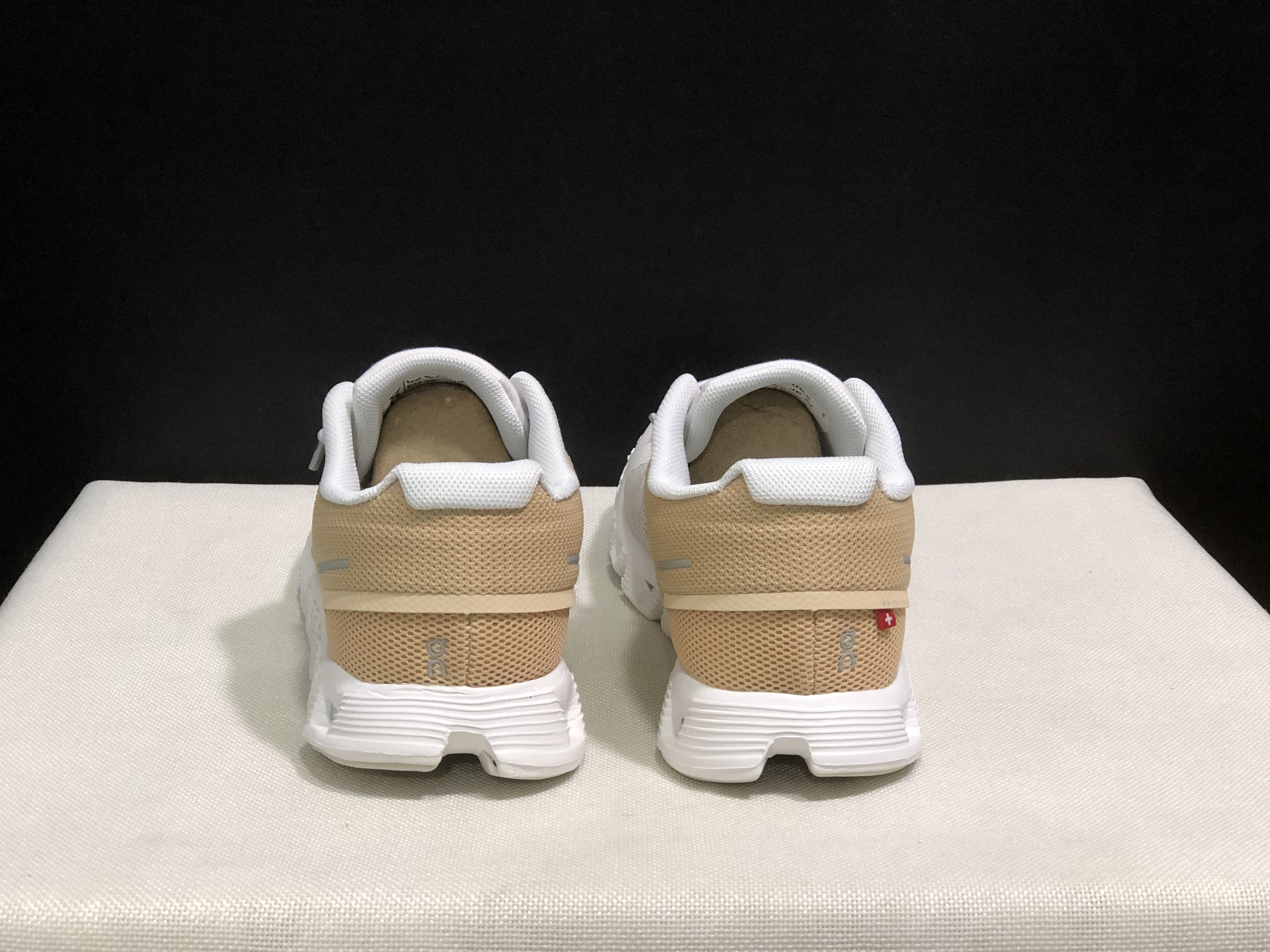 On Running Cloud 5 Lightweight Running Shoes Grassland Yellow/Pearl White