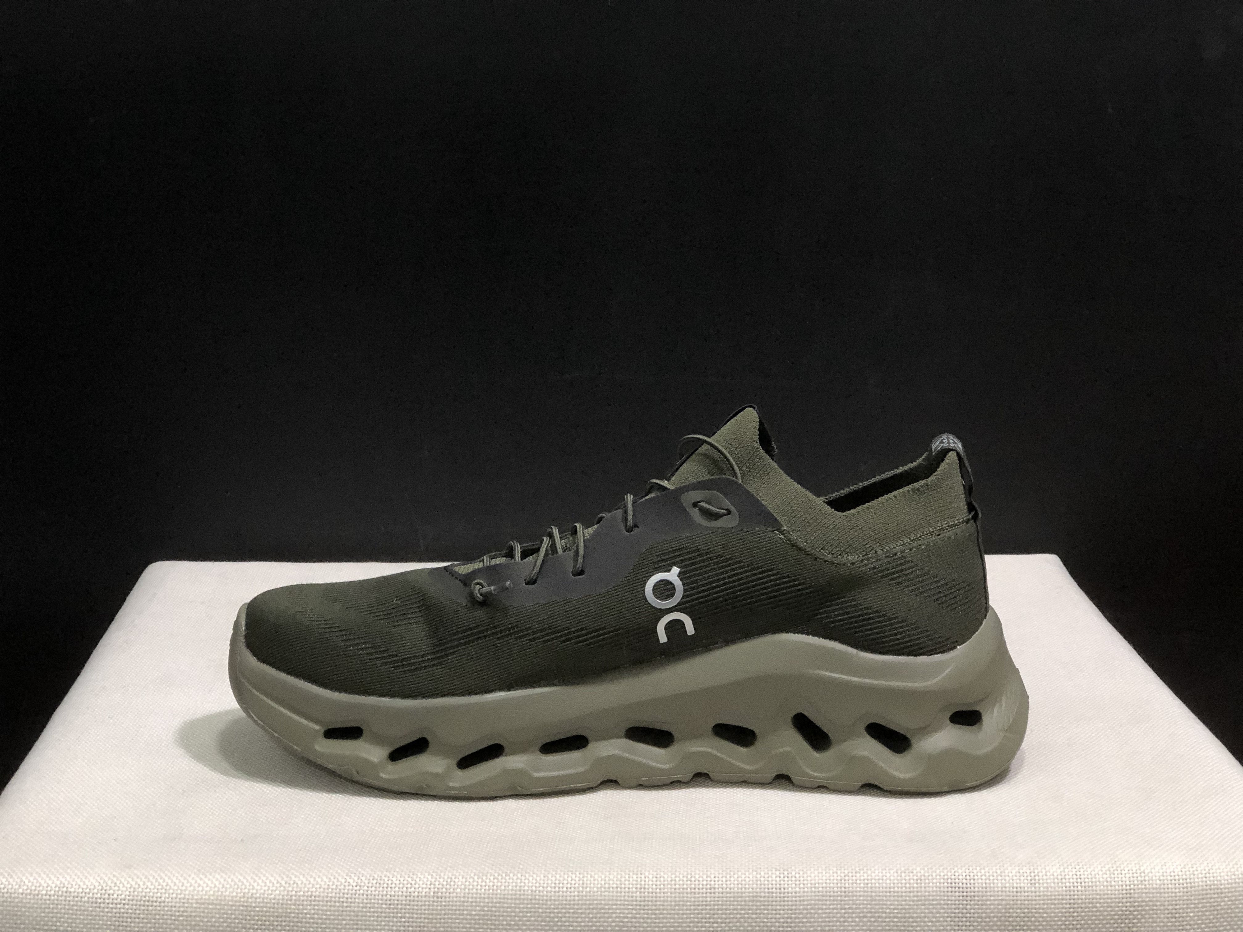 LOEWE x On Running Cloudtilt Running Shoes Co-Signed Edition Army Green