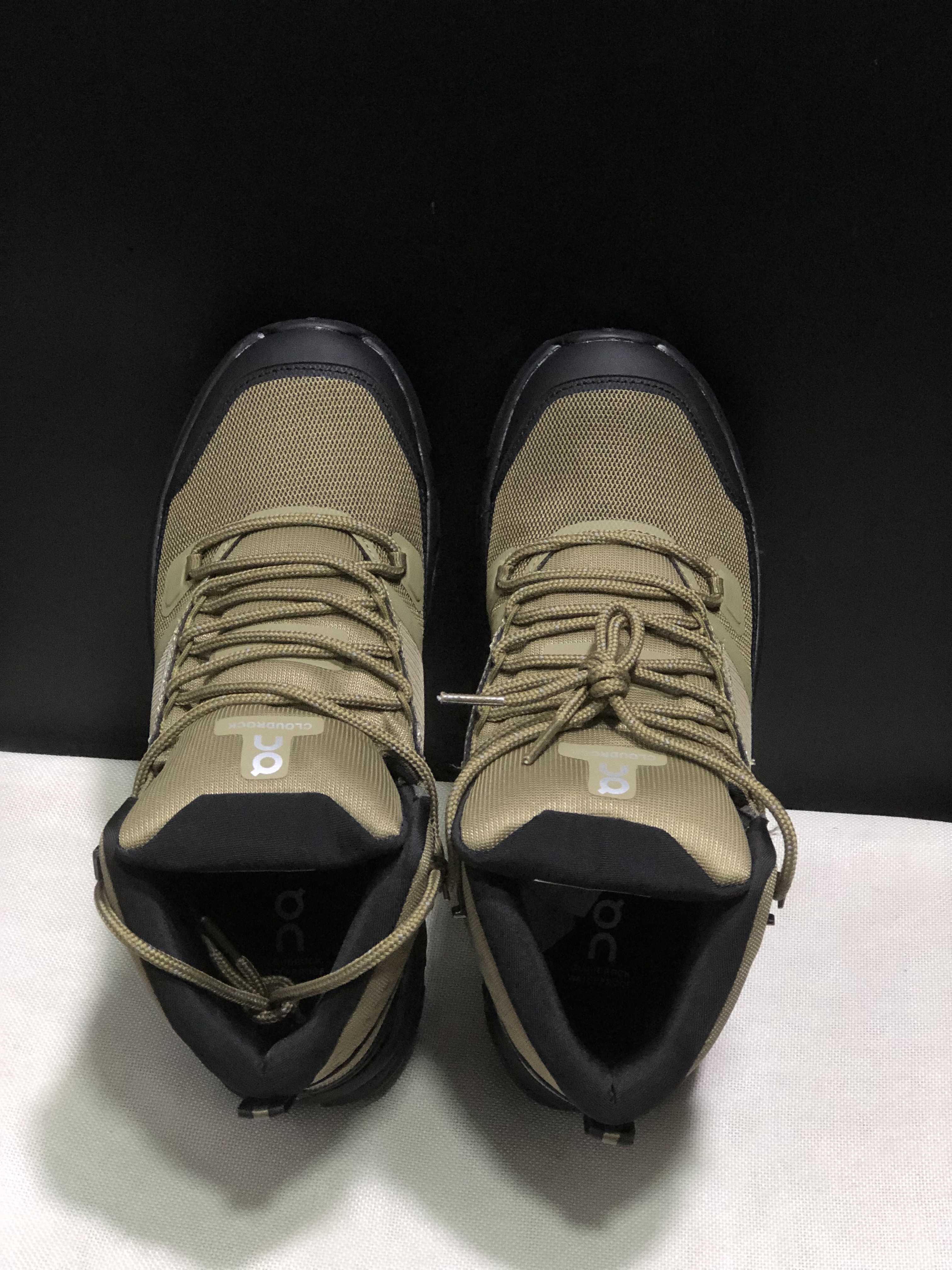 On Running Cloudrock Mid WP High-Top Hiking Shoes Hunter/Black