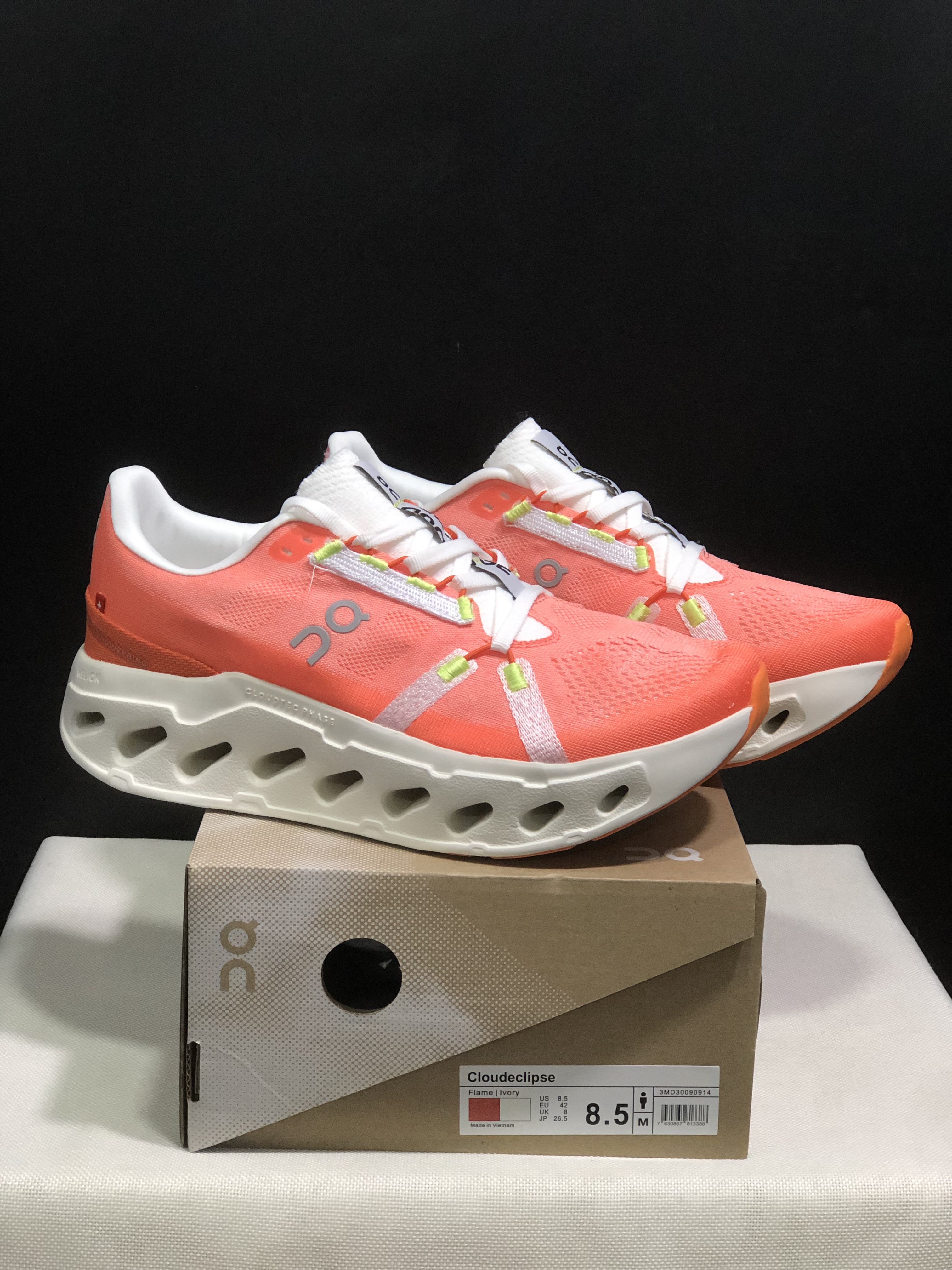 On Running Cloudeclipse Soft And Comfortable Running Shoes Flame/Ivory