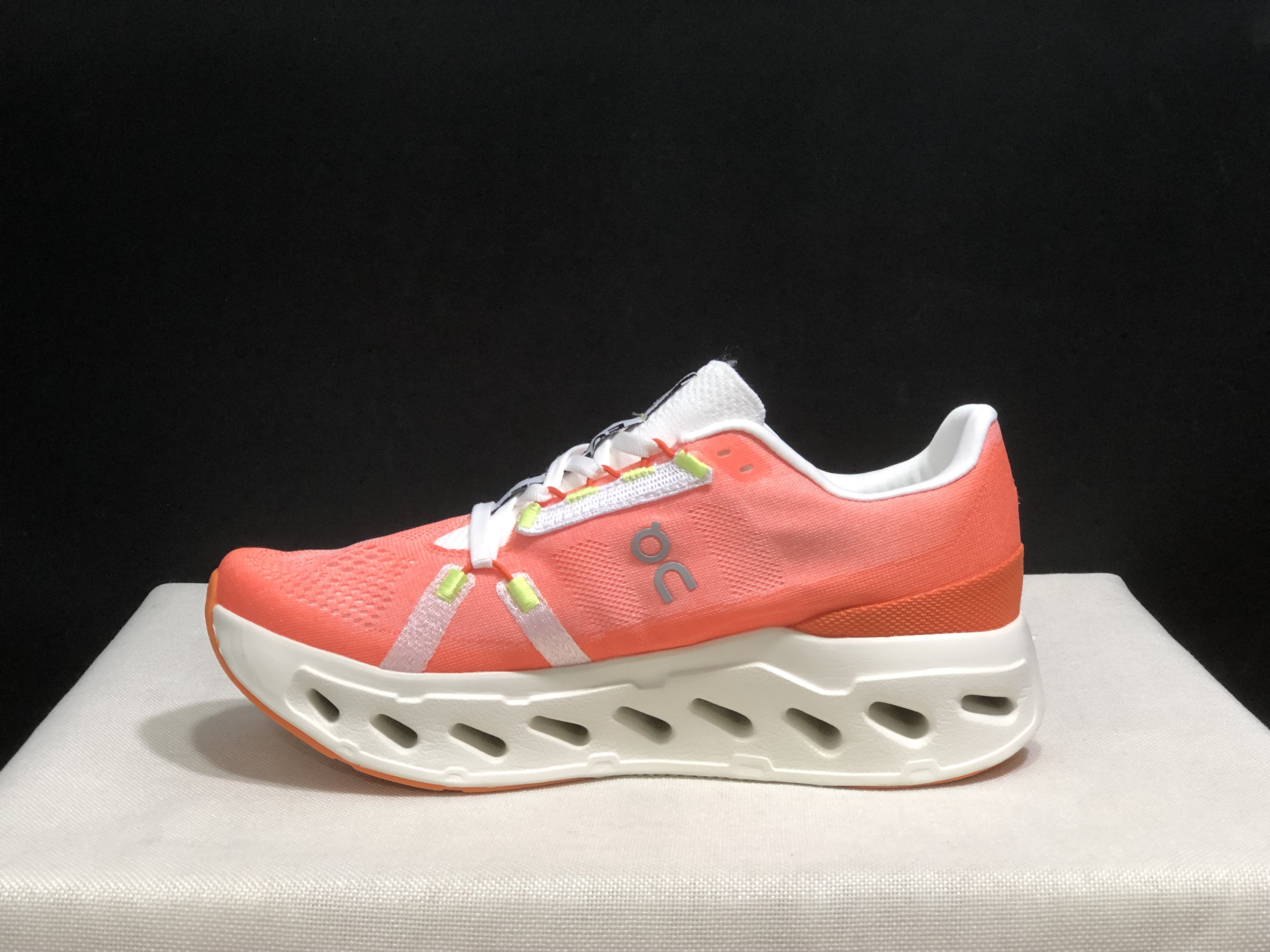 On Running Cloudeclipse Soft And Comfortable Running Shoes Flame/Ivory