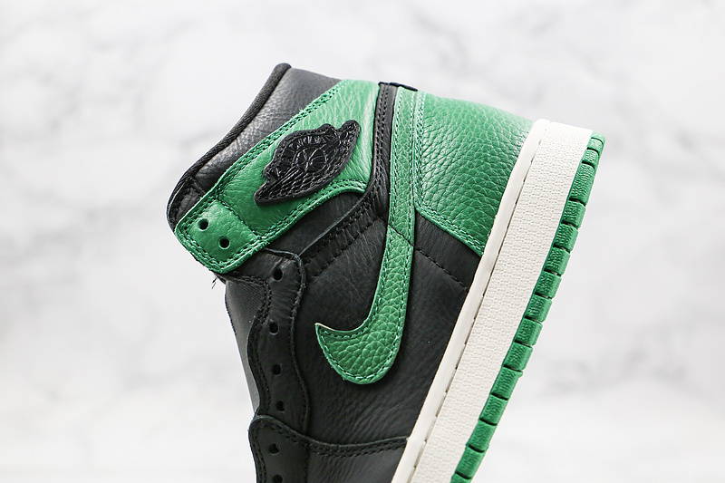 Nike Air Jordan 1 Retro High Pine Green Black Sneakers