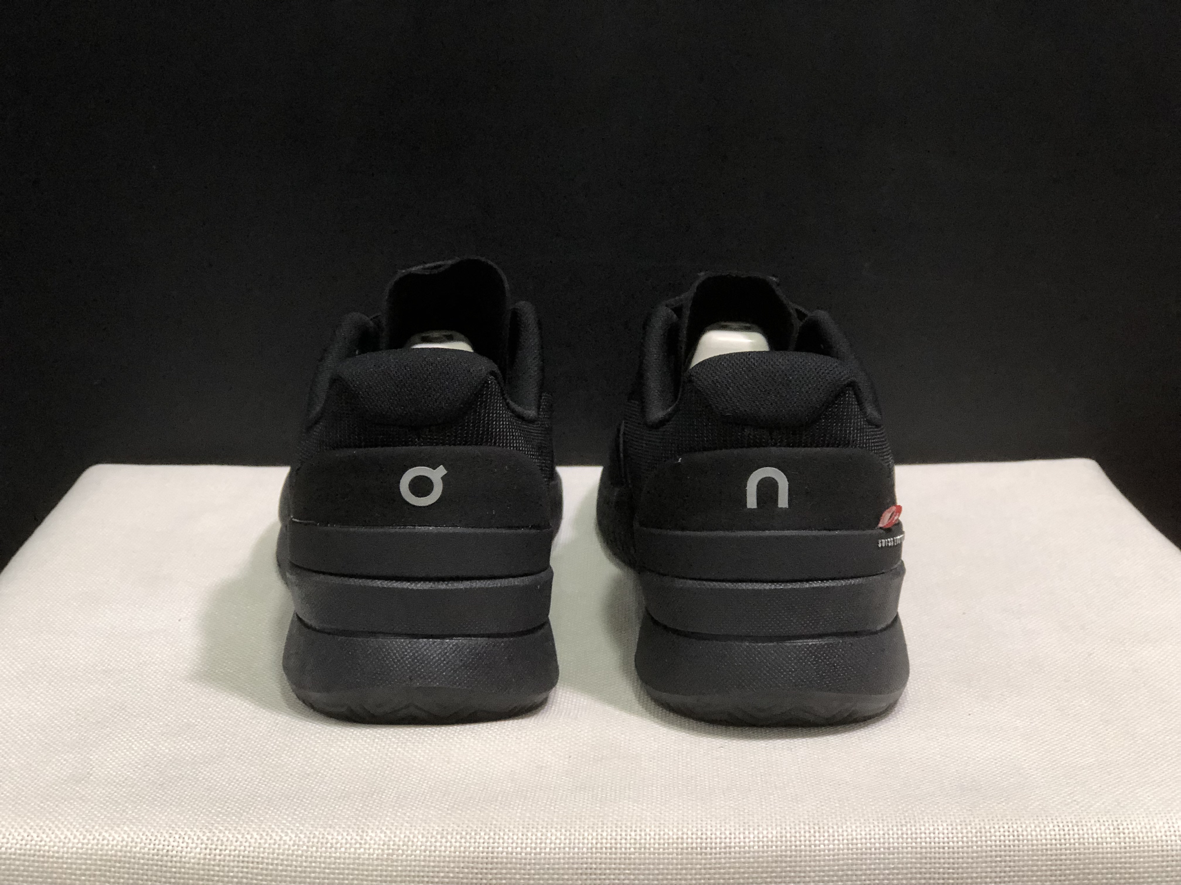 On Running The Roger Pro 2 Black Breathable Mesh Training Running Shoes