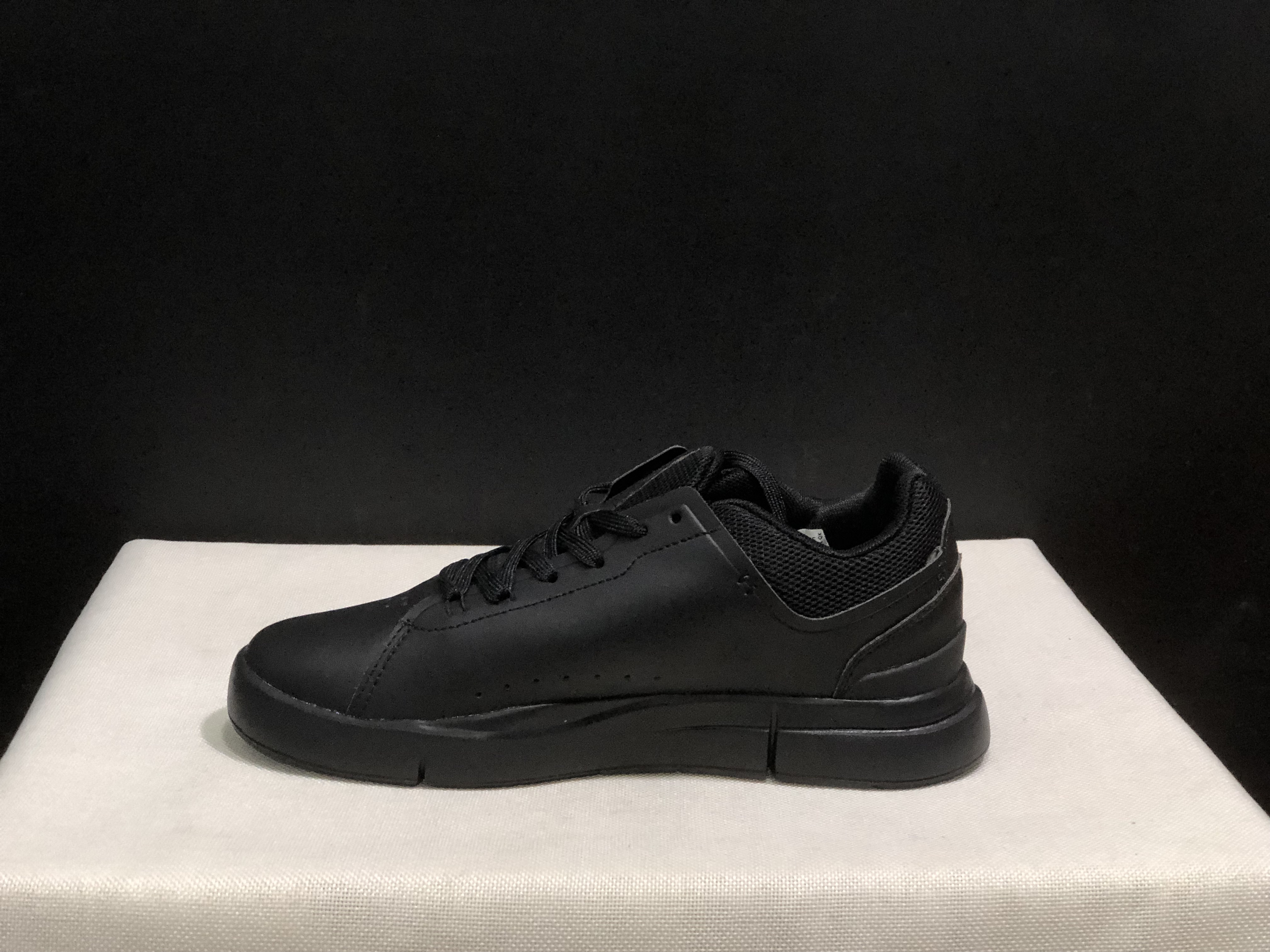 On Running The Roger Spin Board Shoes All Black