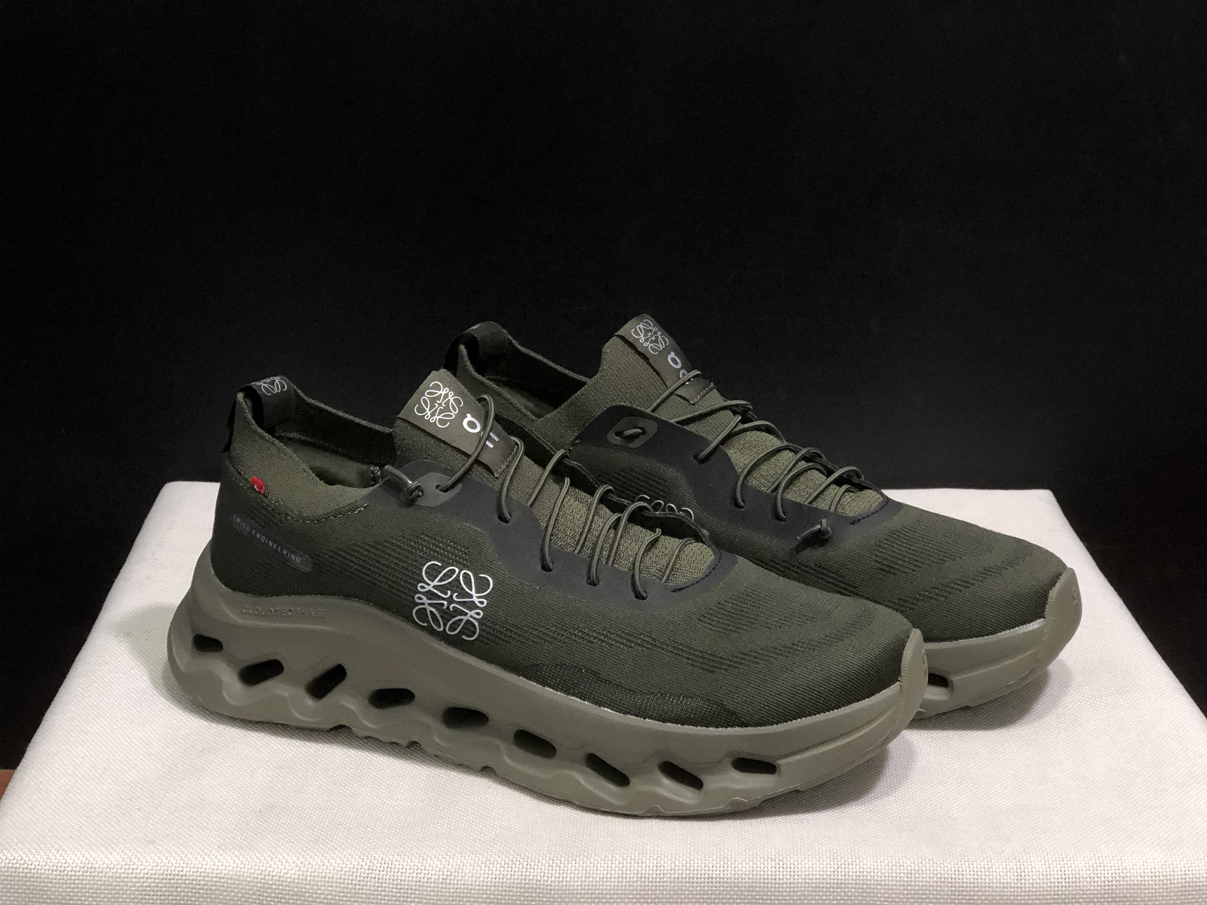LOEWE x On Running Cloudtilt Running Shoes Co-Signed Edition Army Green