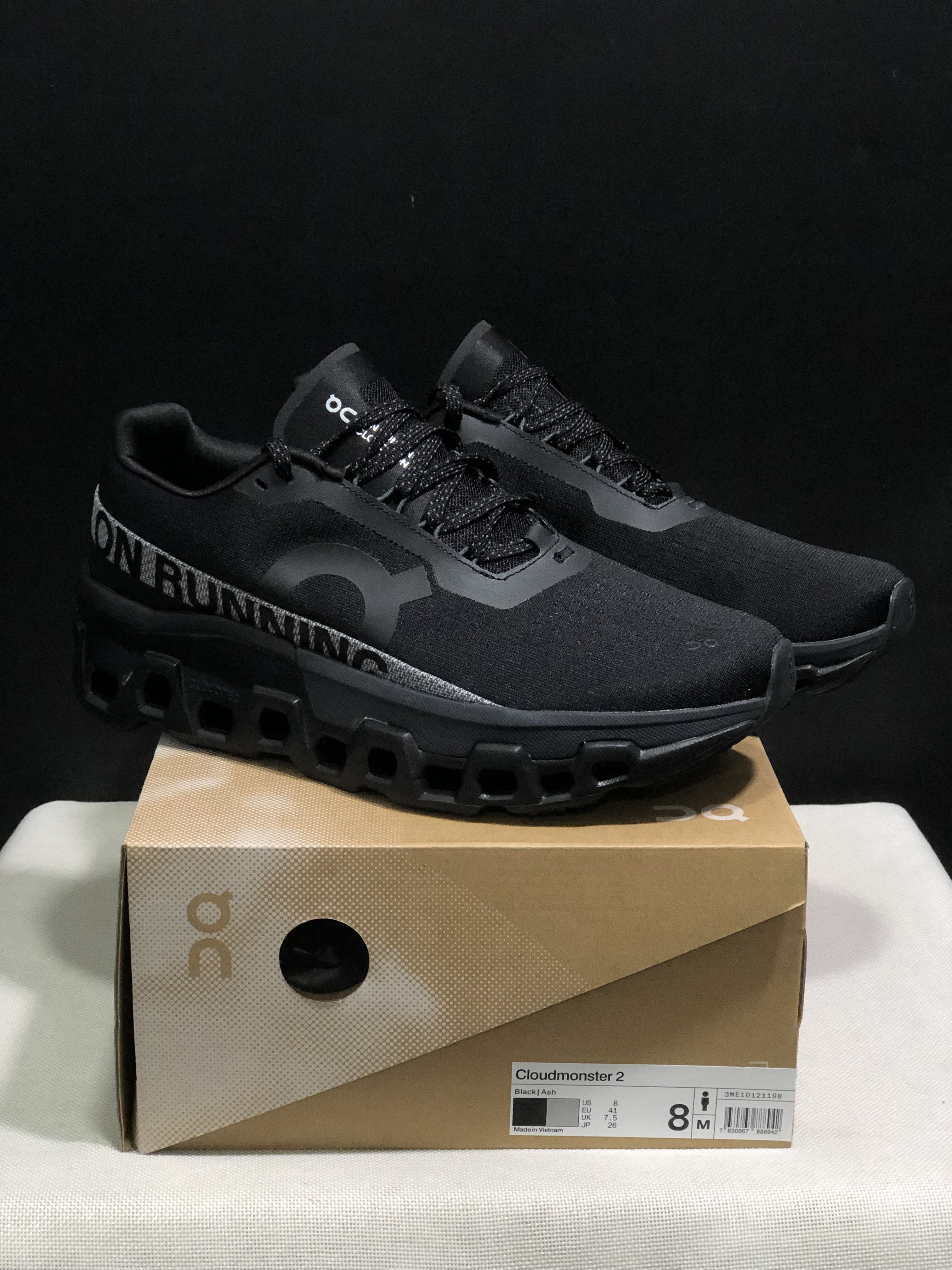 On Running Cloudmonster 2 Shock-Absorbing And Breathable Black Running Shoes