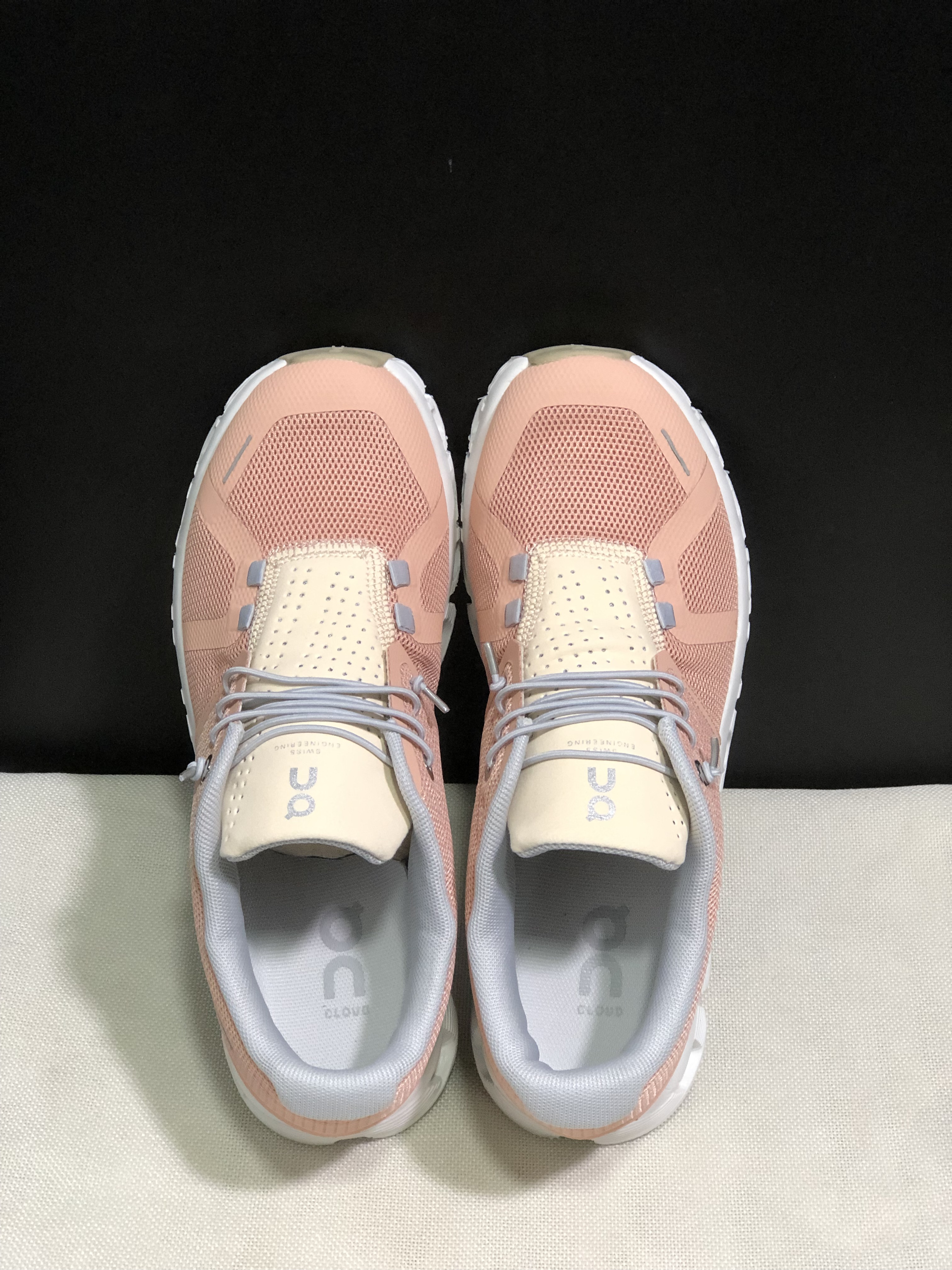 On Running Cloud 5 Lightweight Running Shoes Rose/Shell Powder