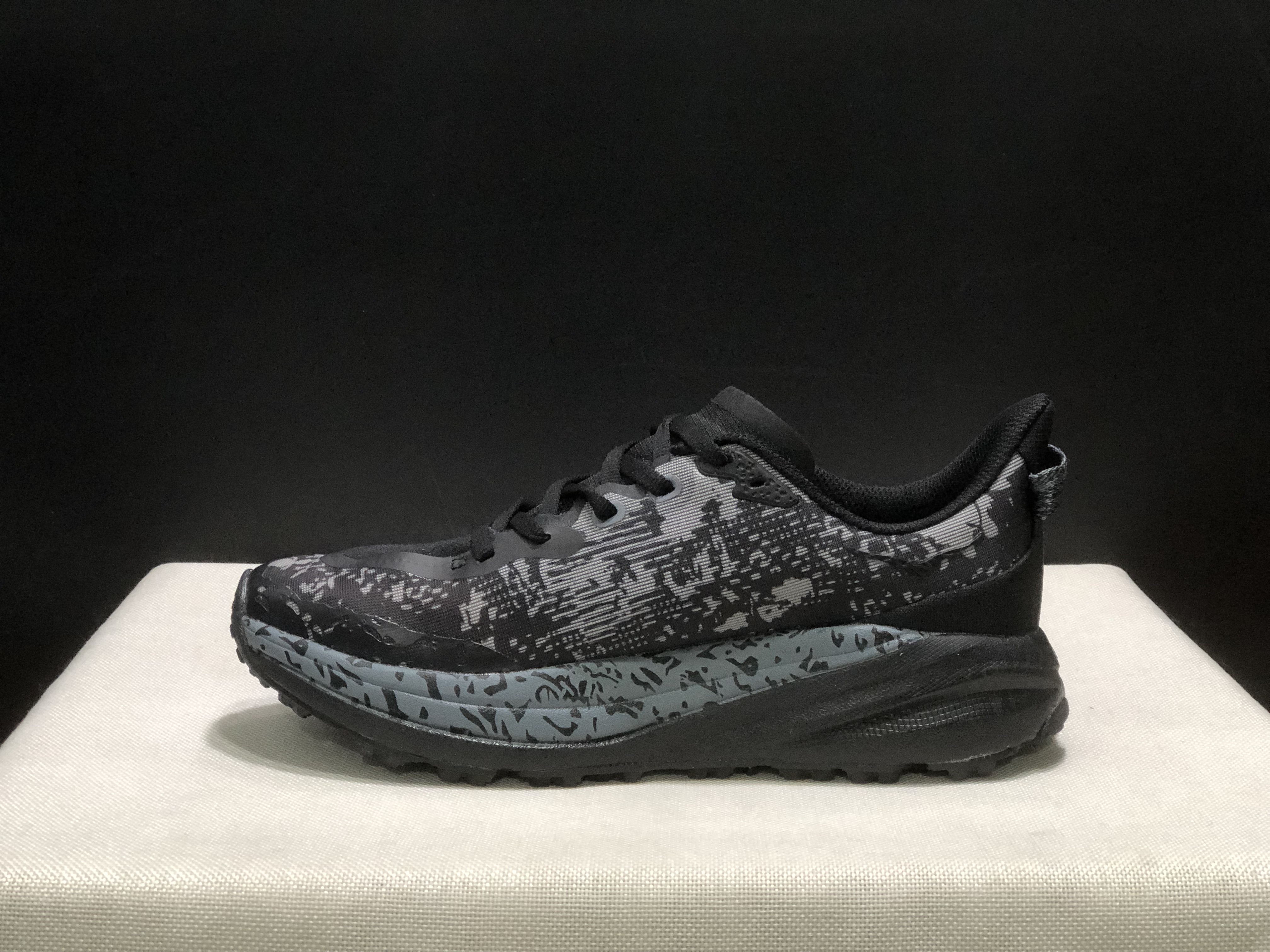 Hoka One One Speedgoat 6 Black Trail Running Shoes Sneakers