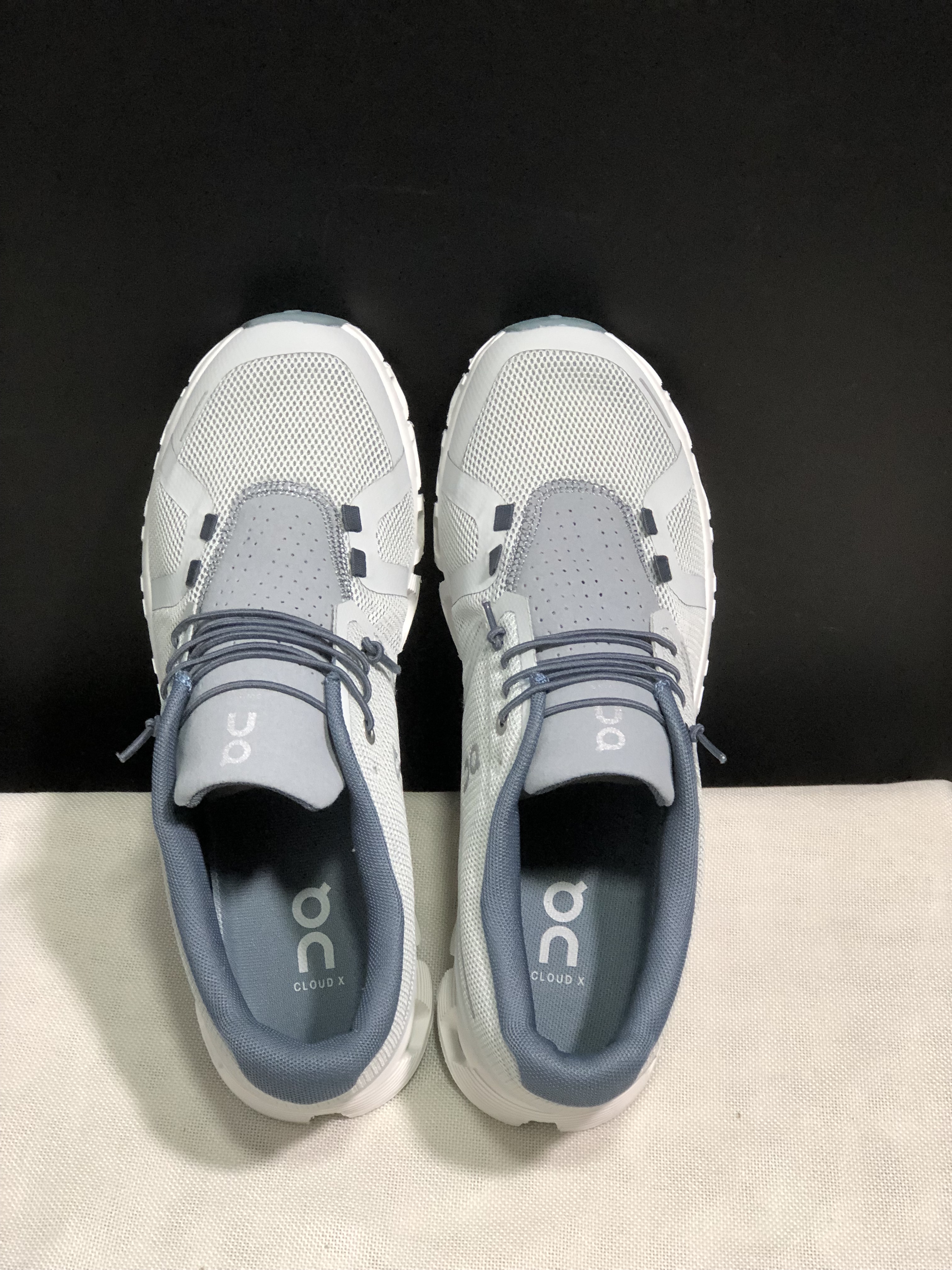 On Running Cloud 5 Lightweight Running Shoes Clacial Ash