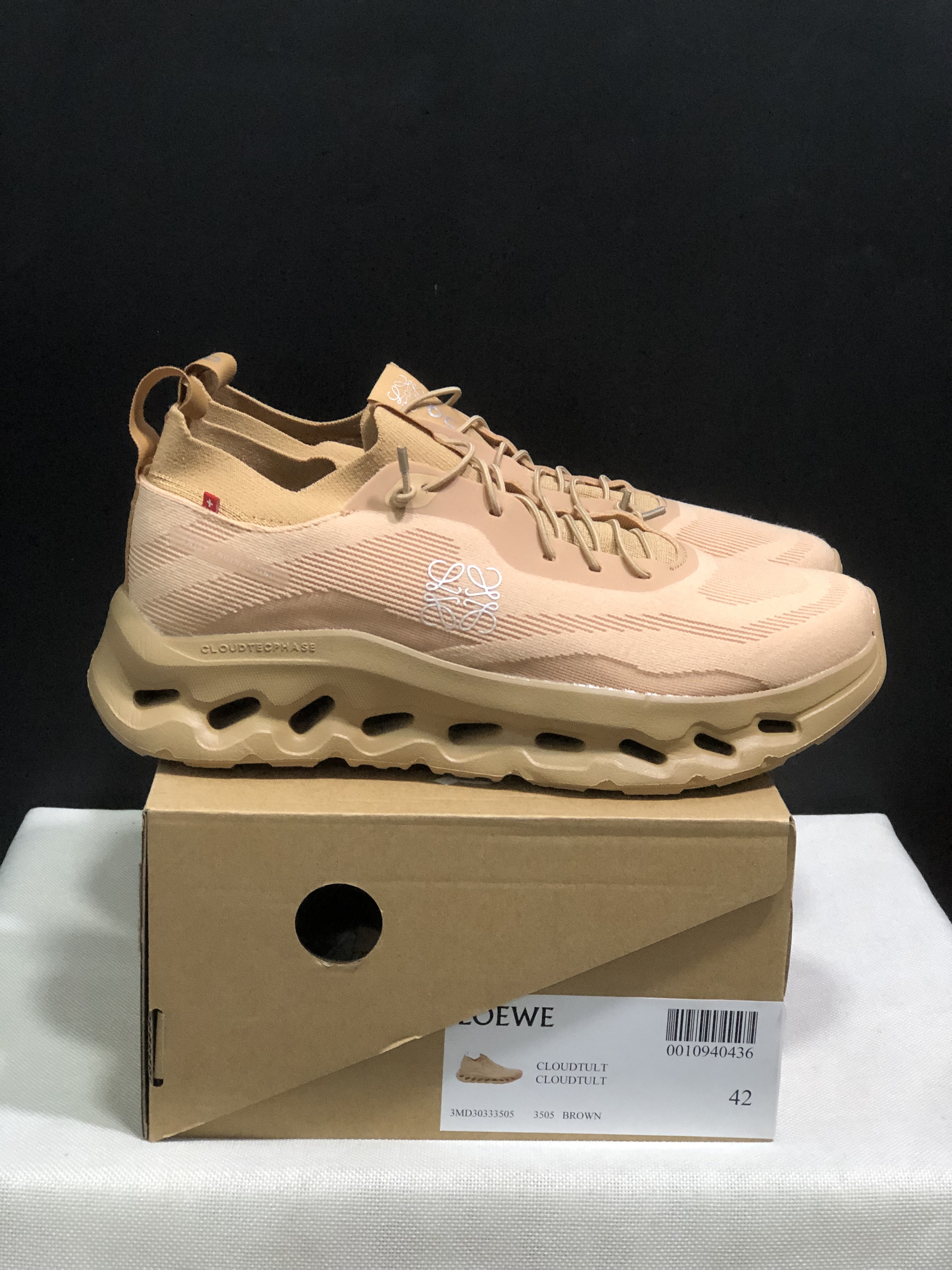 LOEWE x On Running Cloudtilt Running Shoes Co-Signed Edition Light Brown