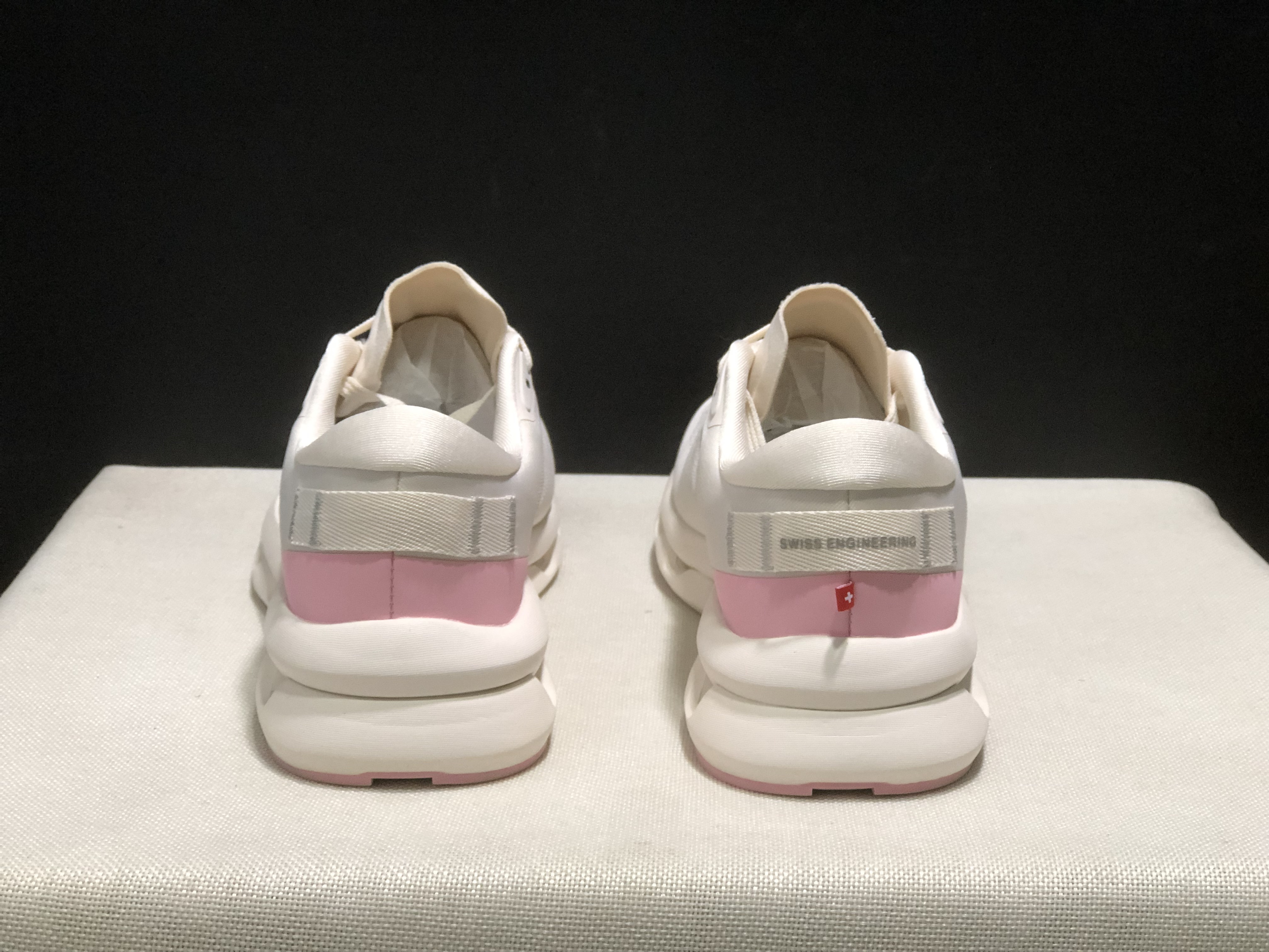 On Running Cloudzone Casual Running Shoes White/Pink