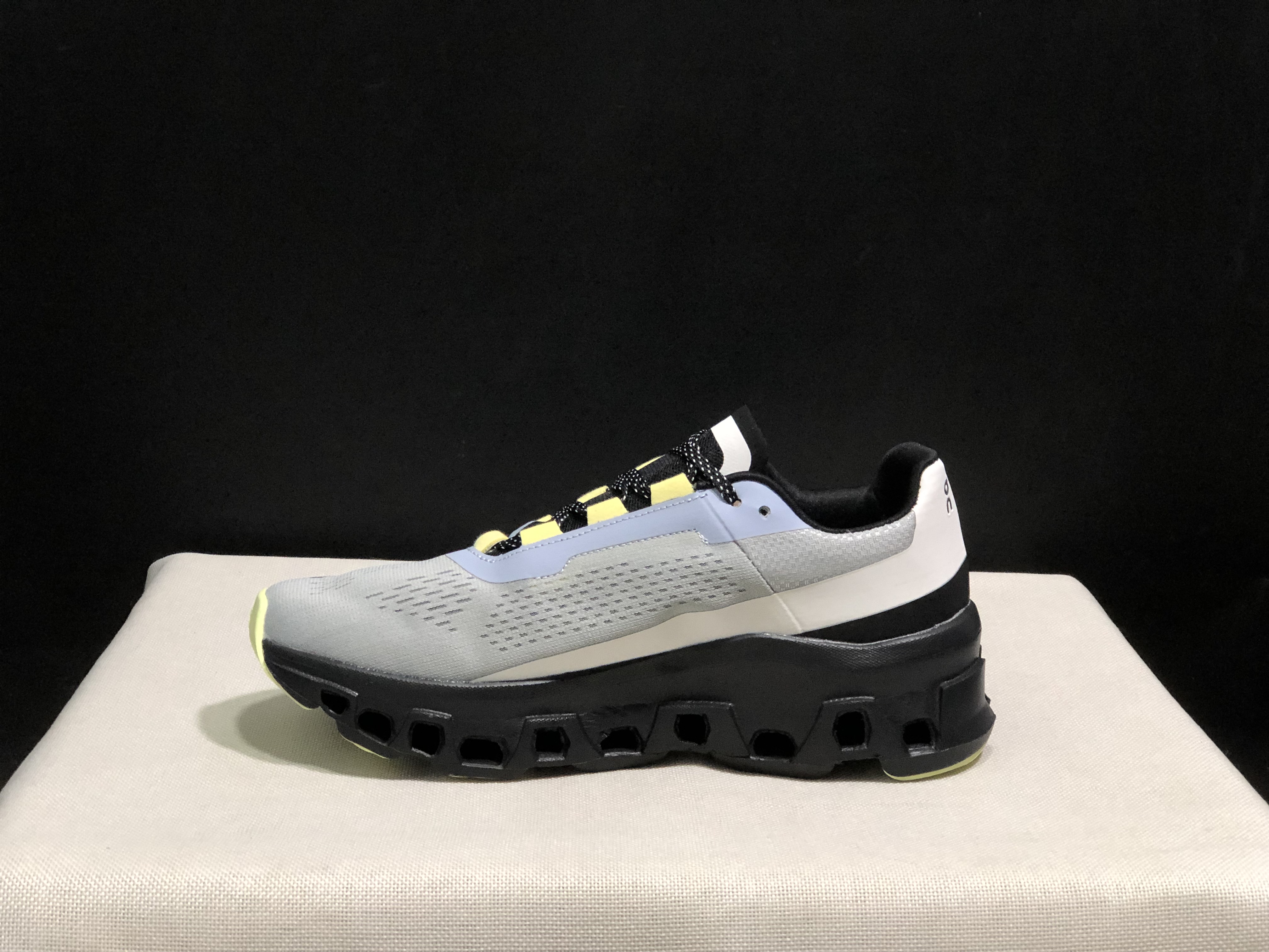 On Running Cloudmonster Anti-Slip Running Shoes Grey/Black