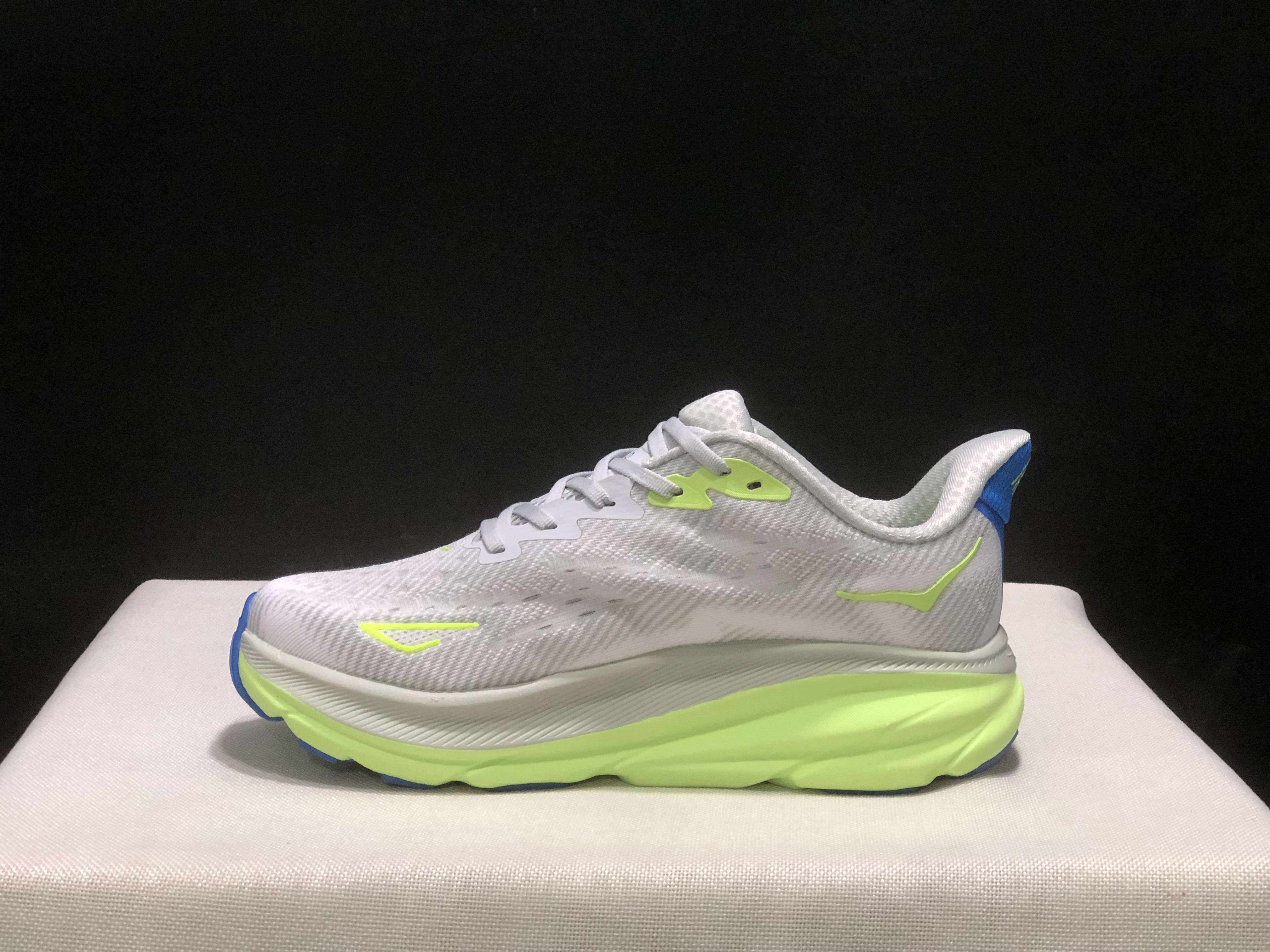 Hoka One One Clifton 9 Running Shoes Athletic Shoes Sneakers White/Green