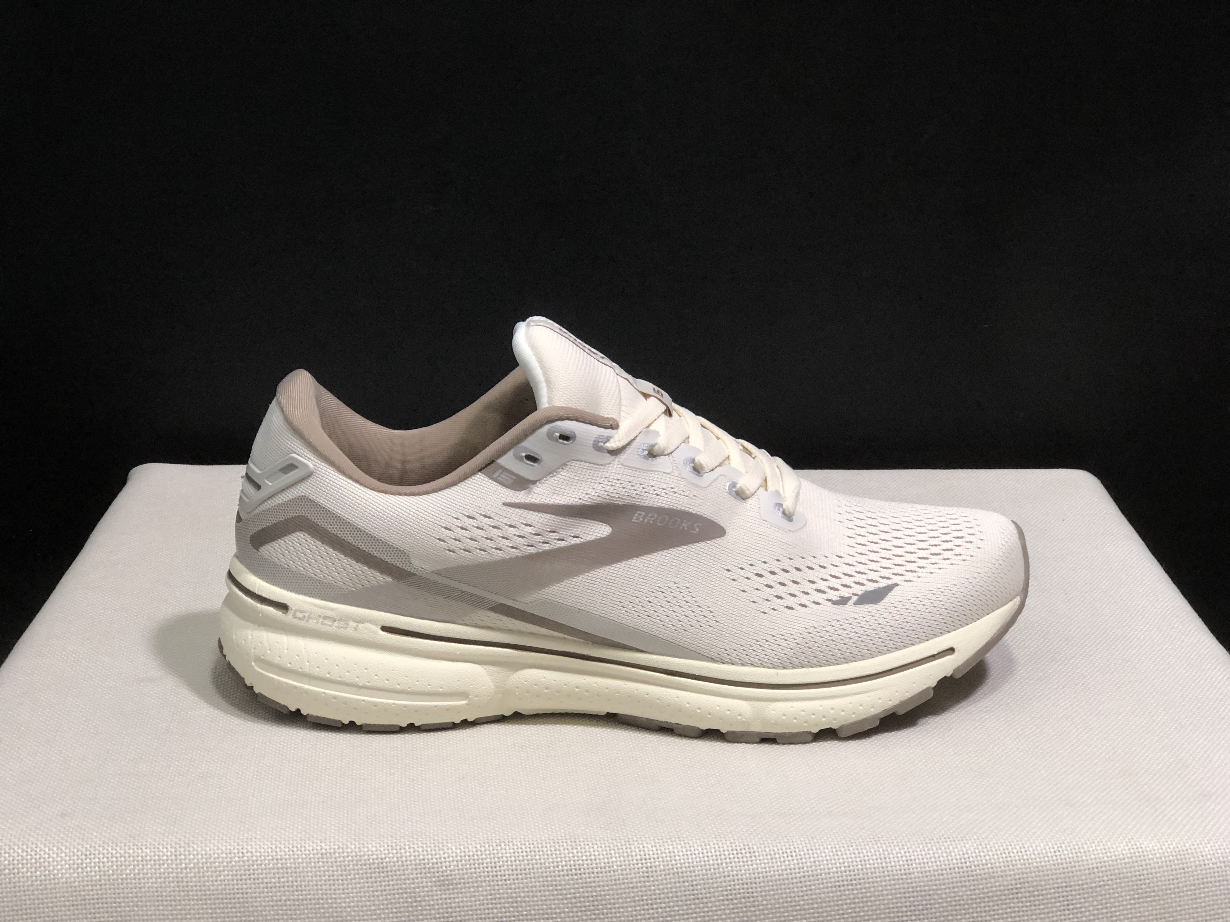 Brooks Ghost 15 Shock-absorbing Wear-resistant Low-top Running Shoes Rice White/Light Brown
