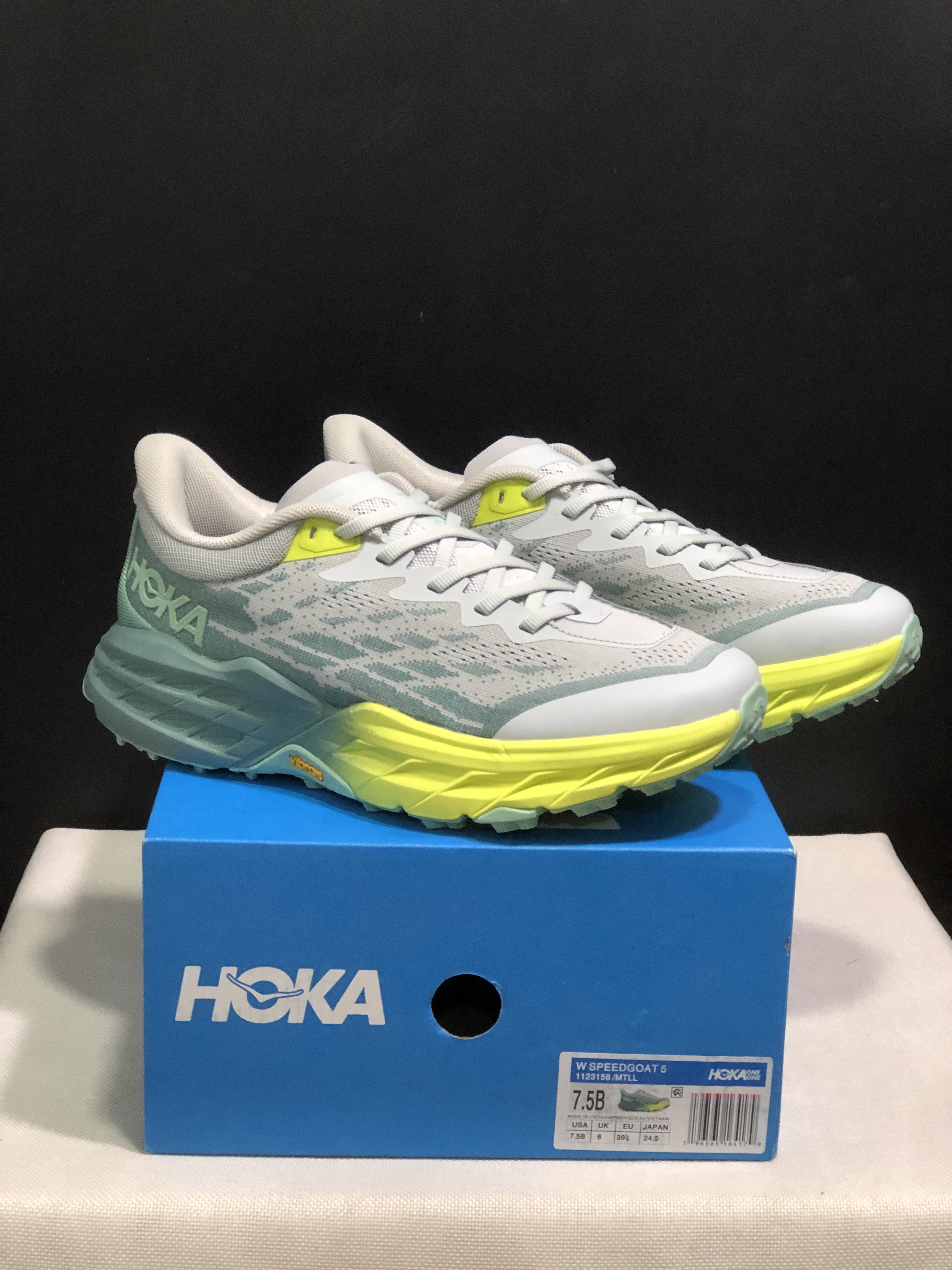 Hoka One One Speedgoat 5 Trail Running Shoes Sneakers Silver