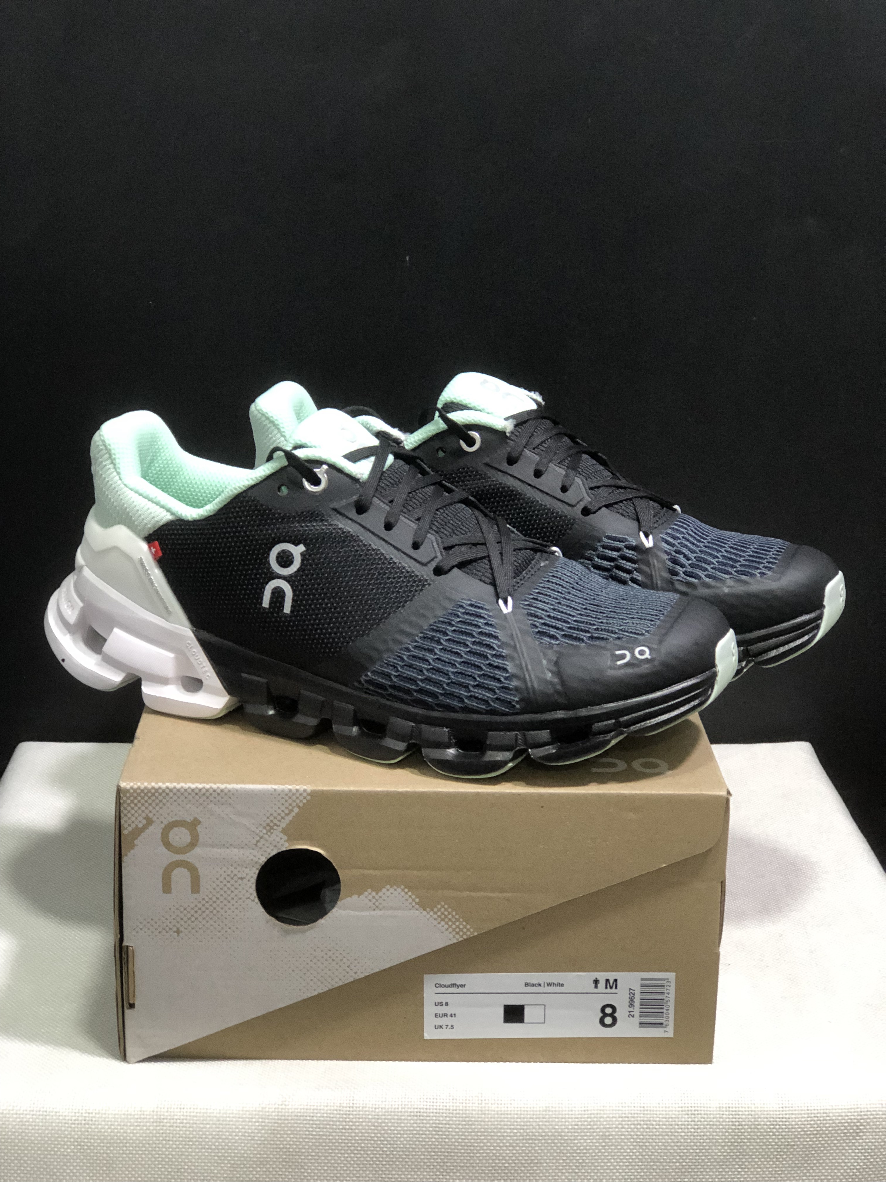 On Running Cloudflyer Shock-Absorbing Running Shoes Black/White/Light Green